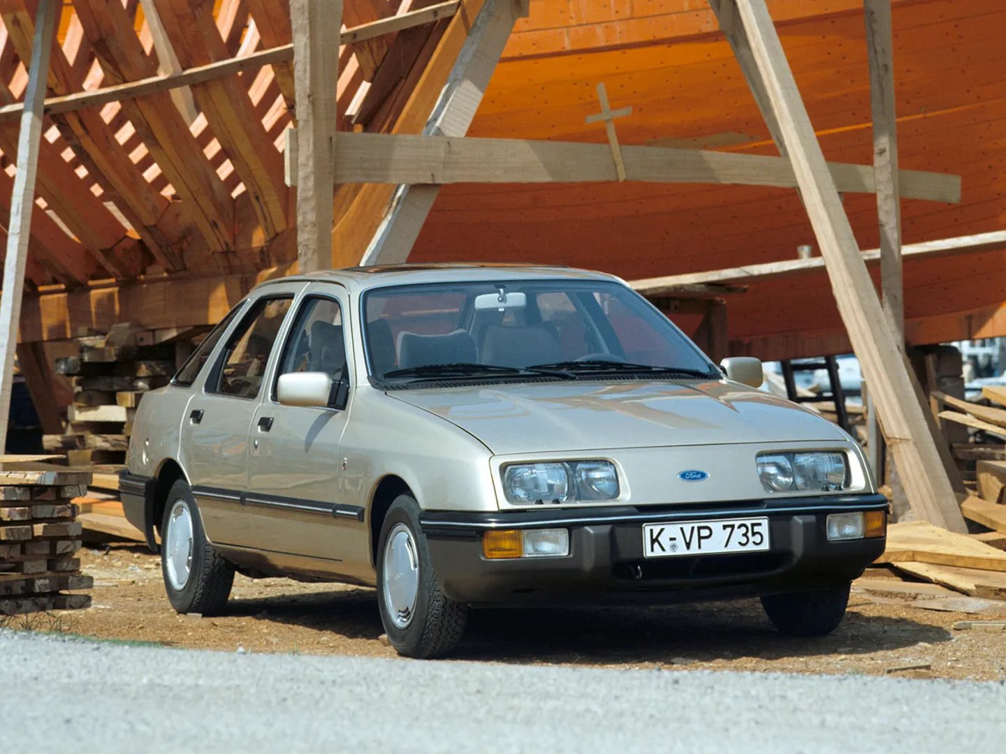 Ford_Sierra_1_generation__Hatchback_5-door__3.jpg