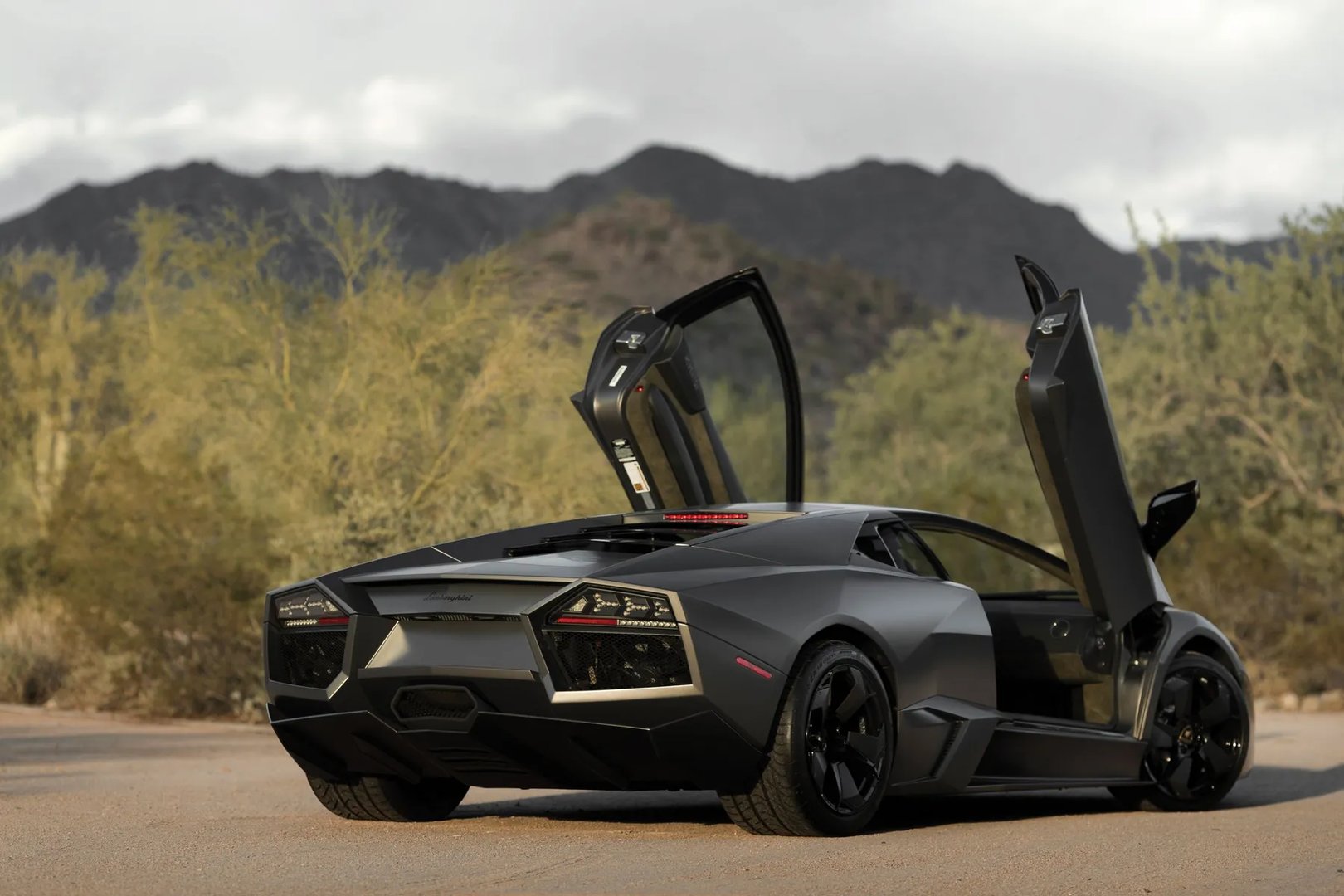 Lamborghini_Reventon_1_generation__Coupe__3.jpg