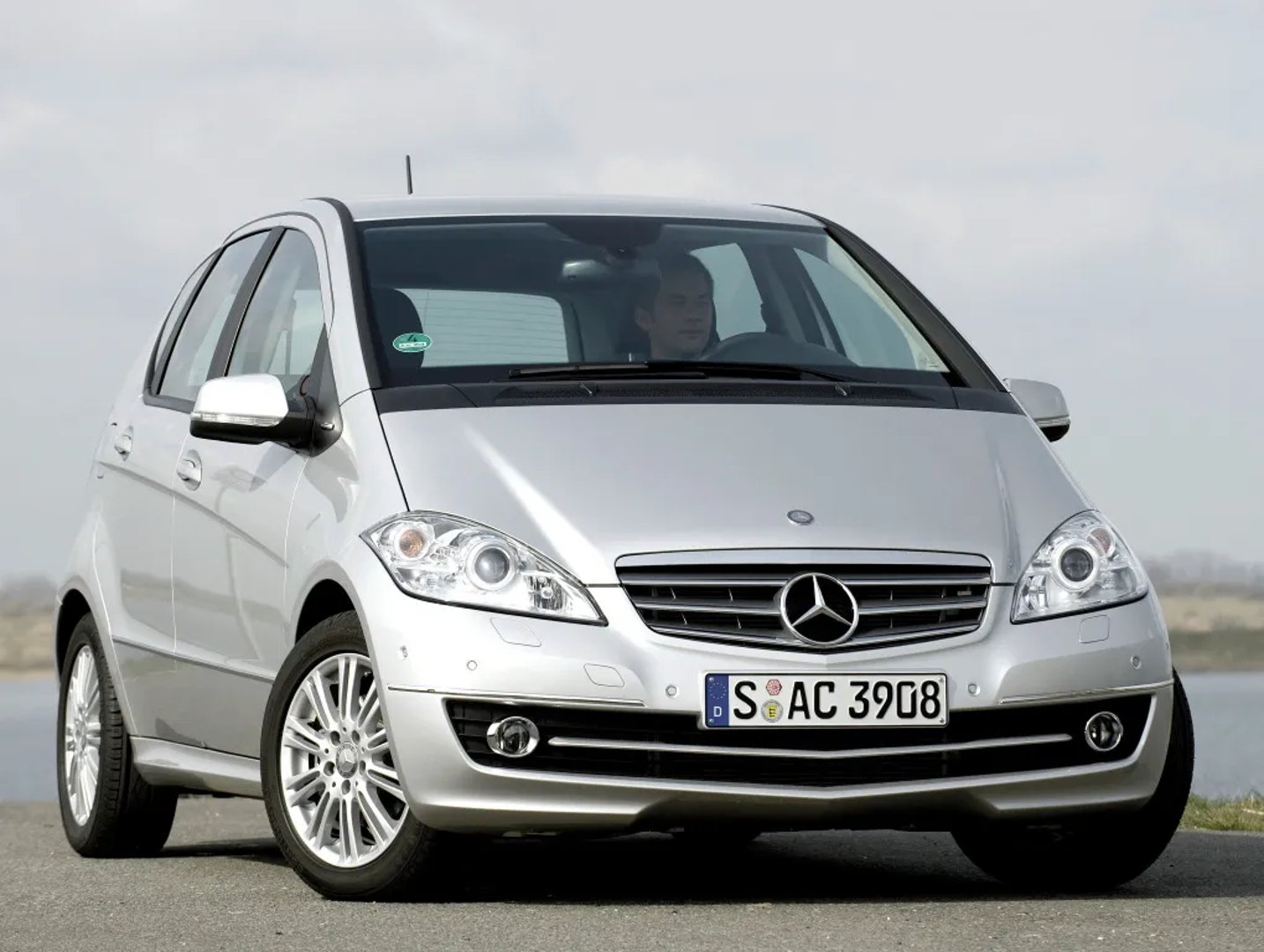 Mercedes_A-Class_2_generation_restyling__Mini_5-doors__6.jpg
