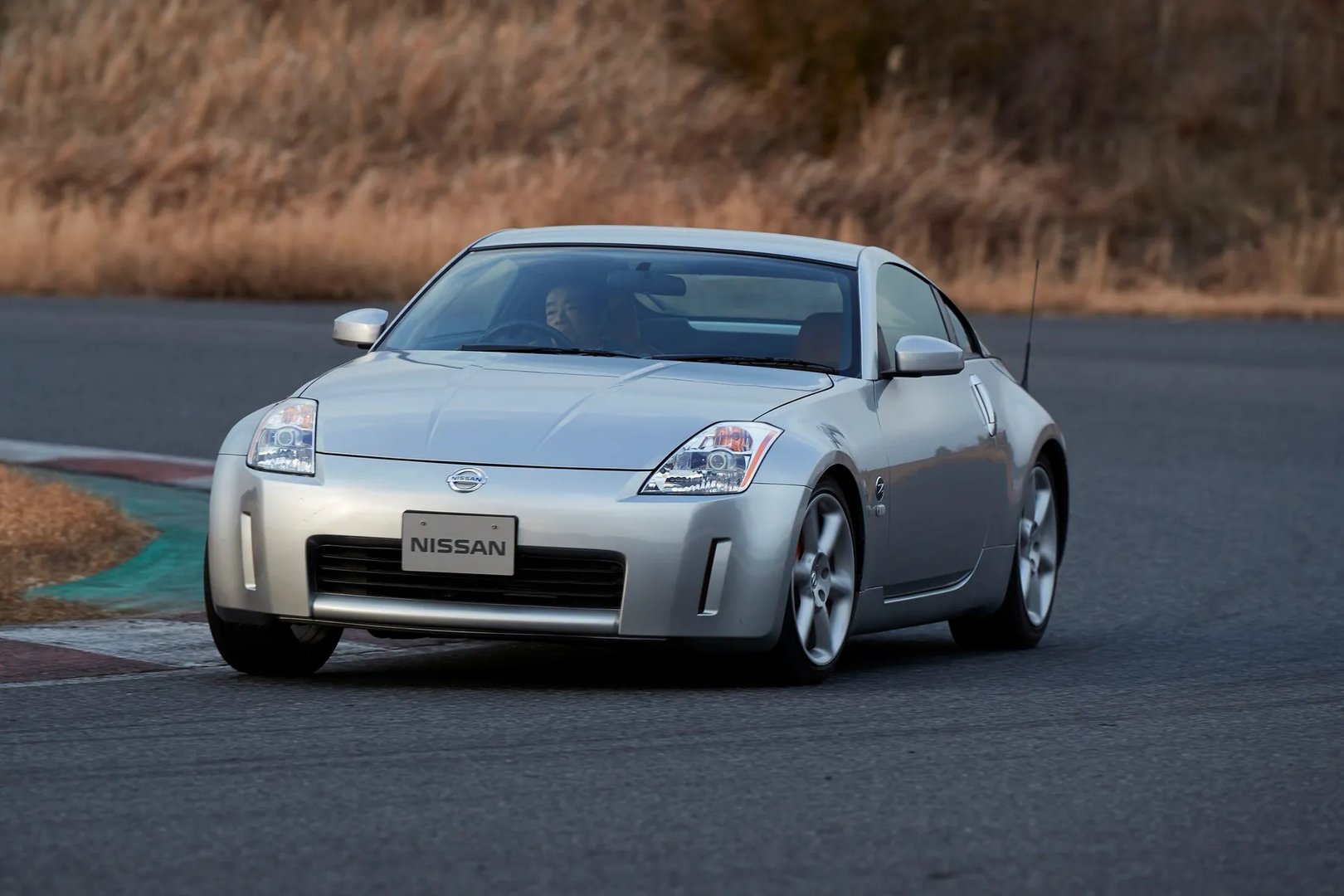 Nissan_Fairlady_Z_5_generation__Coupe__5.jpg