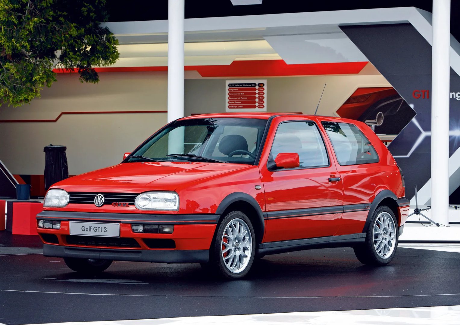 Volkswagen_Golf_GTI_3_generation__Hatchback_3-door__8.jpg