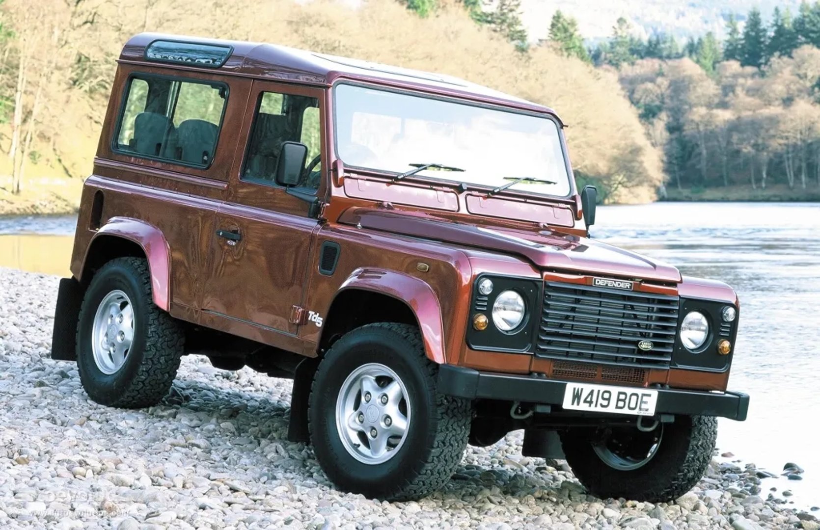 Land Rover_Defender_1_generation__SUV_3-doors__1.jpg