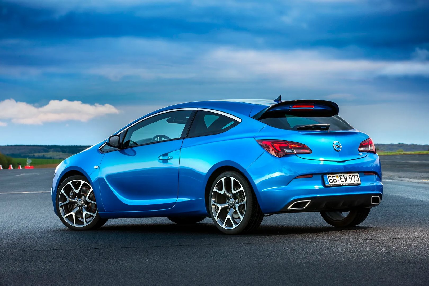 Opel_Astra_OPC_3_generation__Hatchback_3-door__9.jpg
