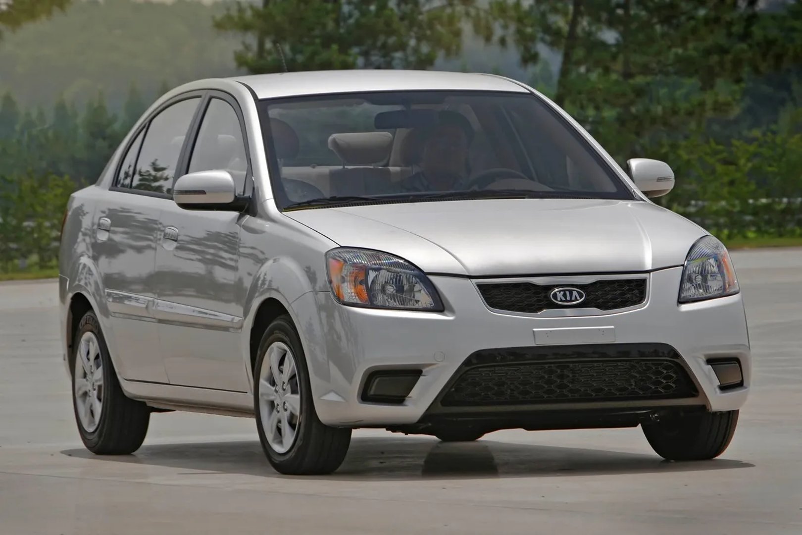 Kia_Rio_2_generation_restyling__Sedan__2.jpg