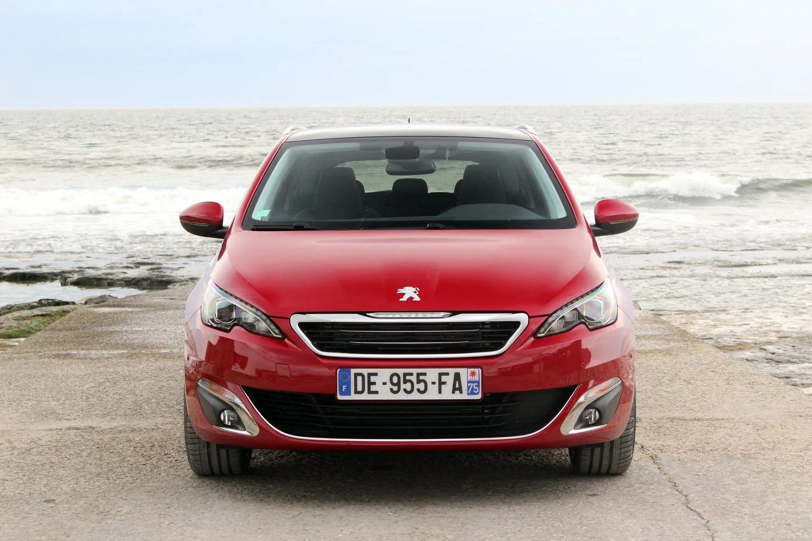 Peugeot_308_2_generation__Estate_5-door__1.jpg