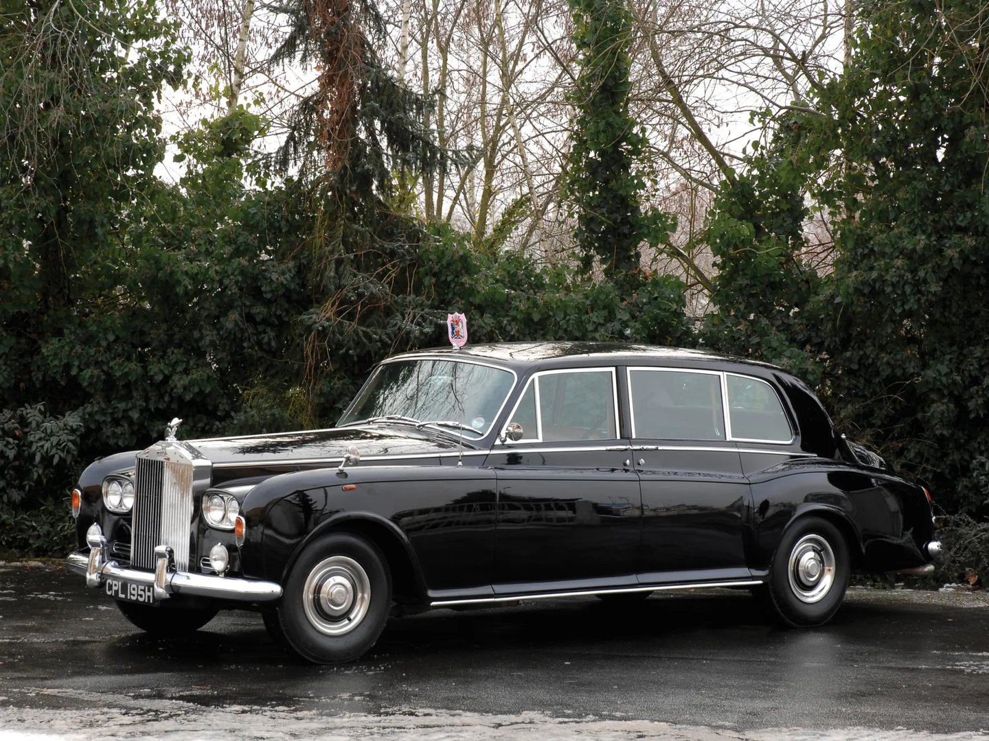 Rolls-Royce_Phantom_6_generation__Sedan__10.jpg