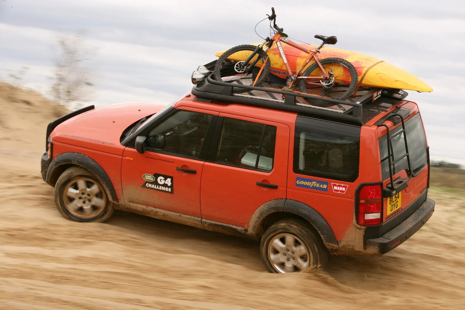 Land Rover_Discovery_3_generation__SUV_5-doors__2.jpg