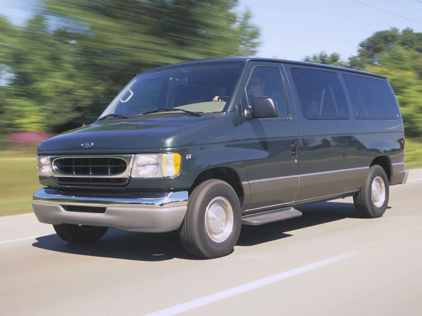 Ford_Econoline_4_generation_restyling_1__Minivan__4.jpg