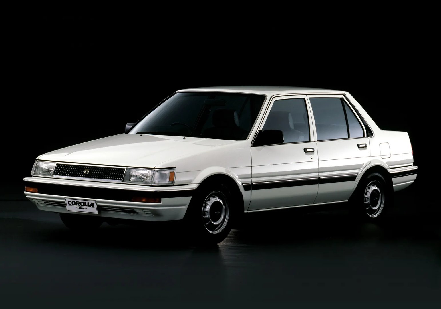 Toyota_Corolla_5_generation__Sedan__9.jpg