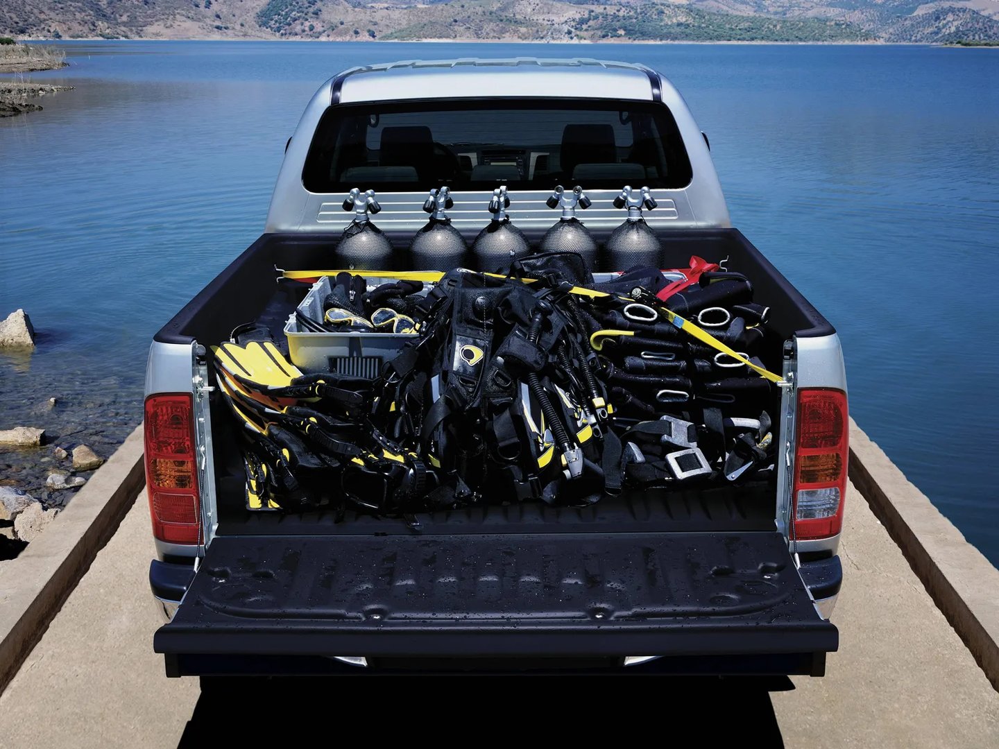 Toyota_Hilux_7_generation_restyling__Pickup_1.5-cab__7.jpg