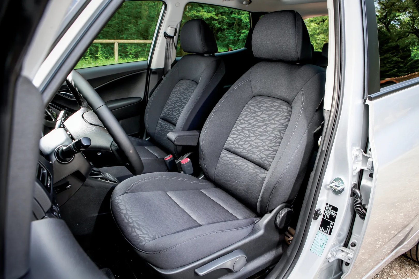 Hyundai_ix20_1_generation_restyling__Hatchback_5-door__13.jpg