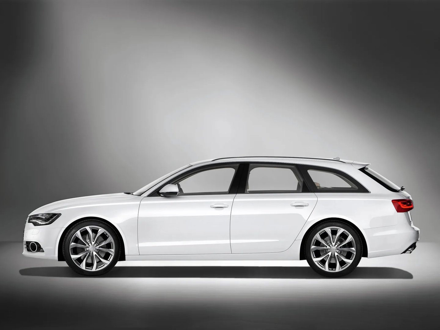 Audi_A6_4_generation__Estate_5-door__6.jpg