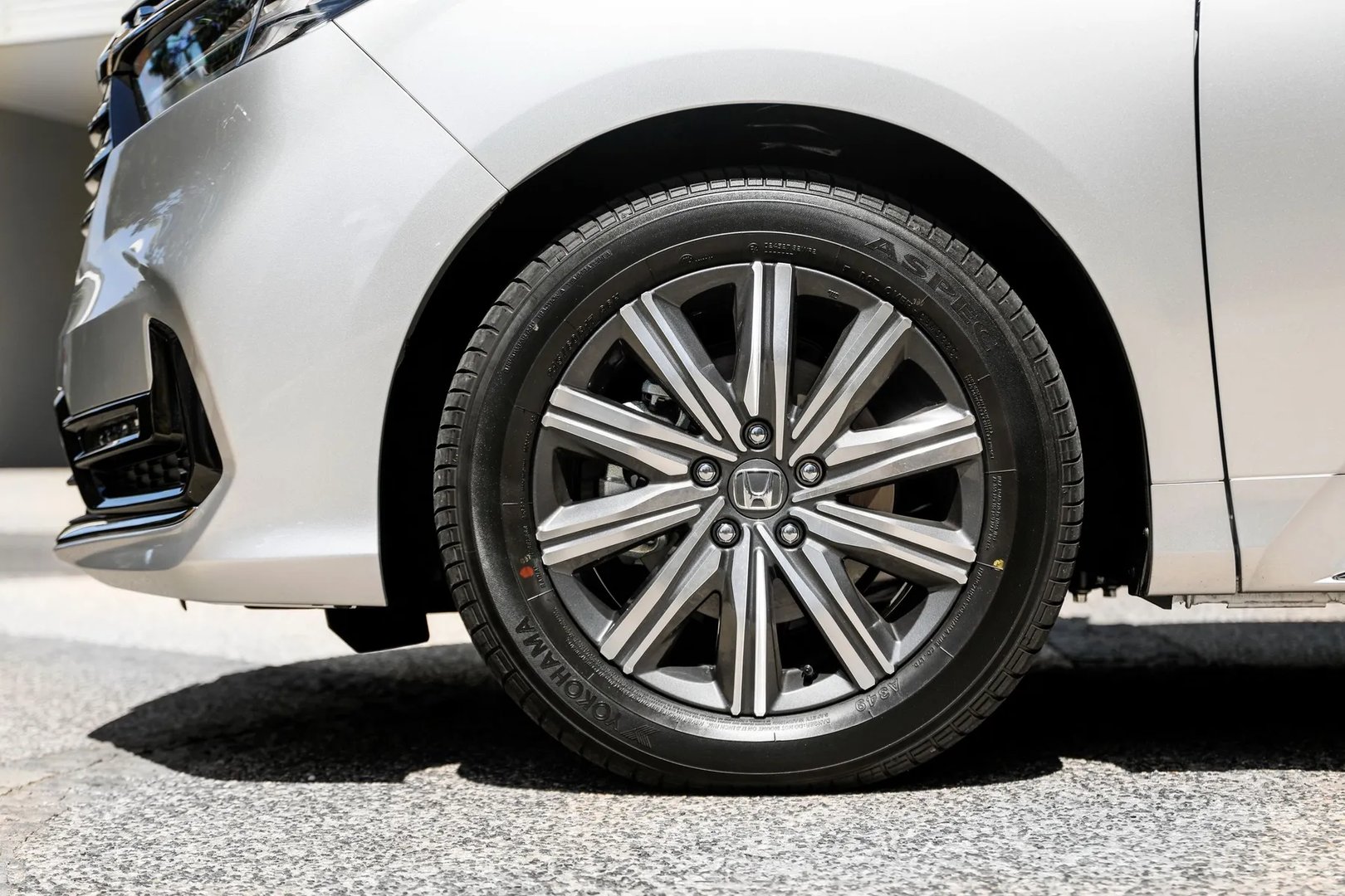Honda_Odyssey_5_generation_restyling_2__Minivan__12.jpg