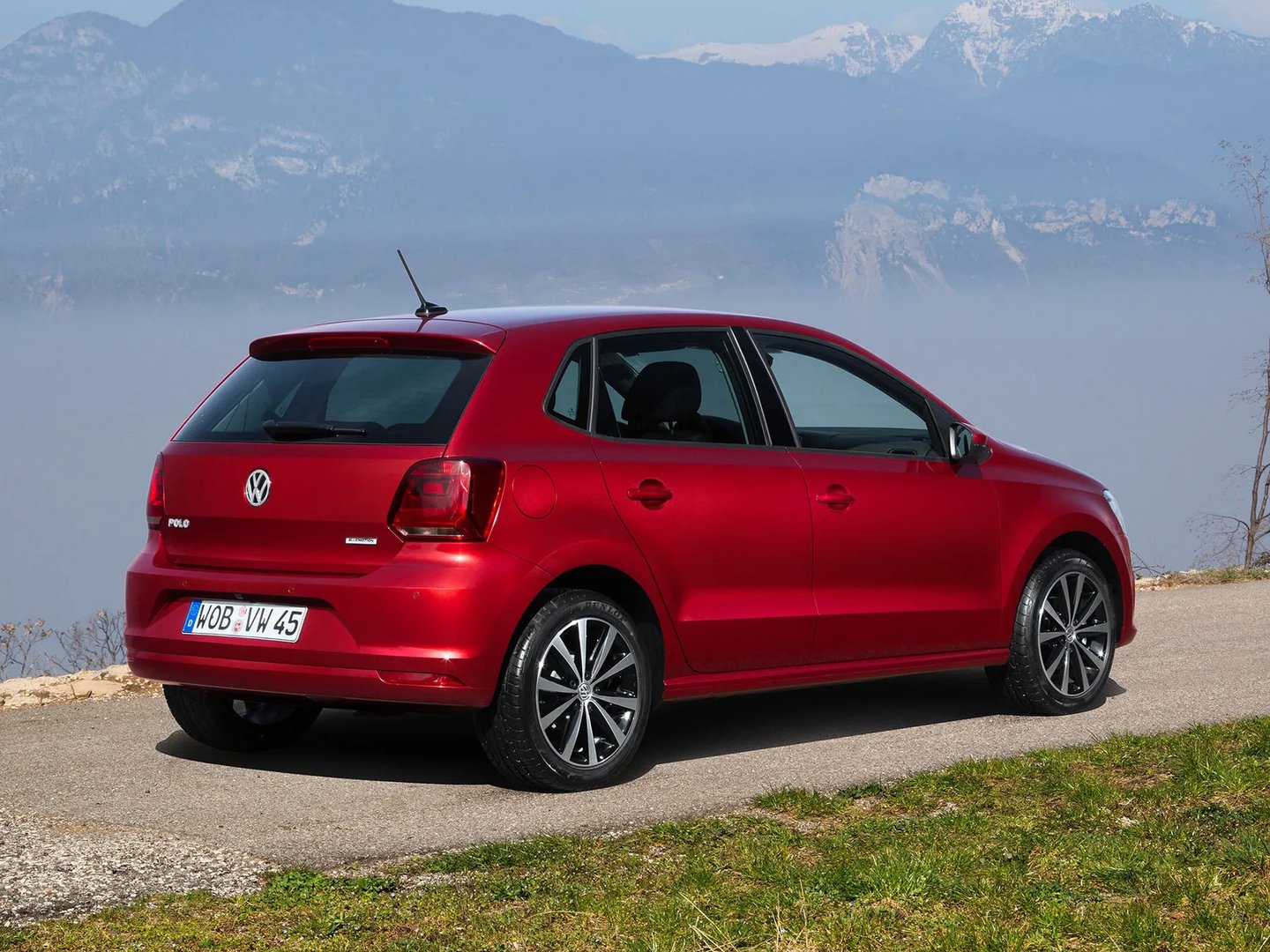 Volkswagen_Polo_5_generation_restyling__Mini_5-doors__9.jpg
