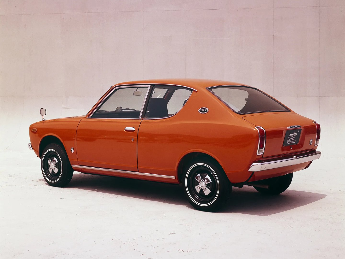 Nissan_Cherry_1_generation__Sedan_2-doors__1.jpg