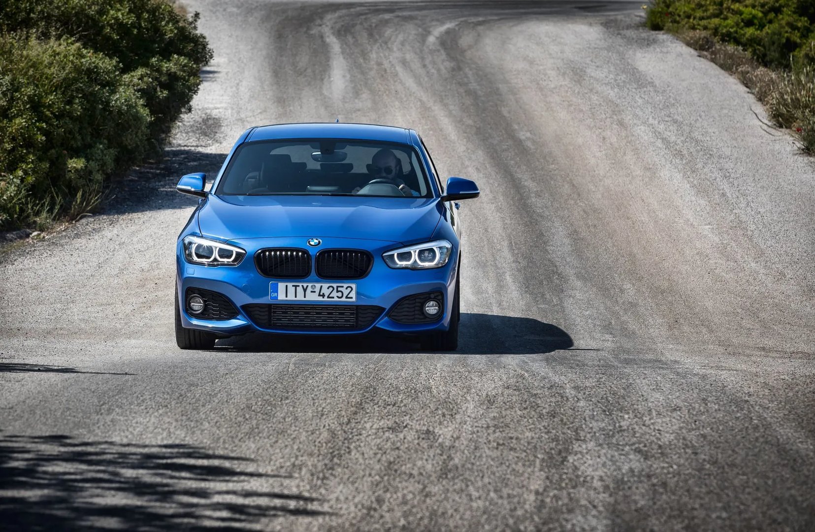 BMW_1_series_2_generation_restyling_2__Hatchback_5-door__12.jpg