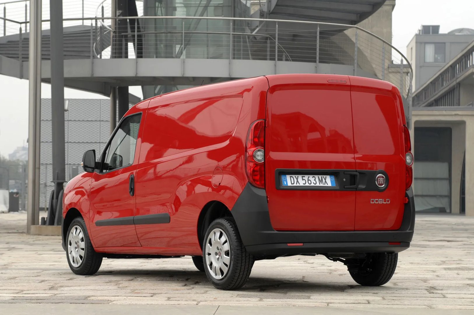 Fiat_Doblo_2_generation__Van_Long__1.jpg