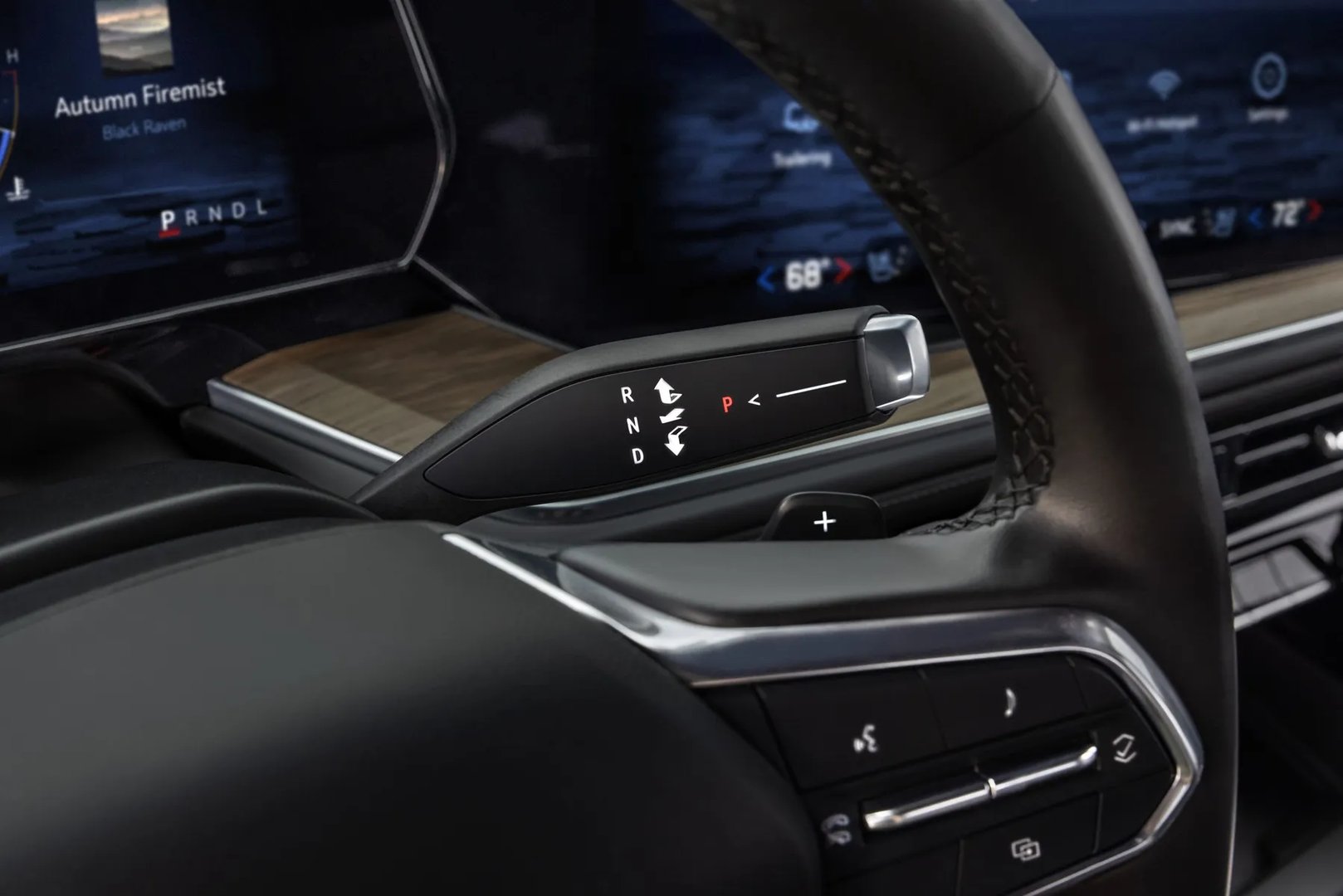 Chevrolet_Tahoe_5_generation_restyling_1__SUV_5-doors__4.jpg