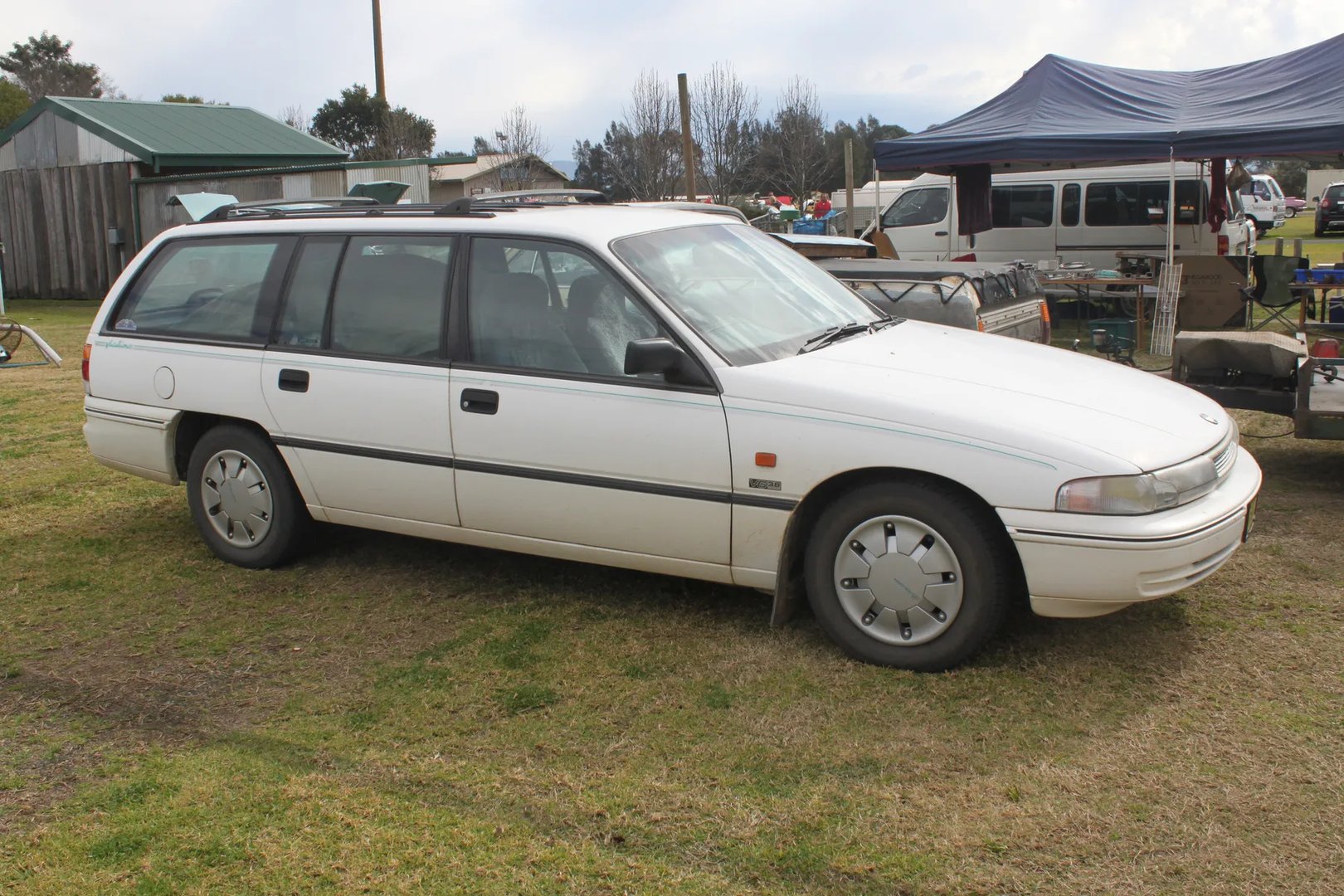 Holden_Commodore_2_generation__Estate_5-door__2.jpg