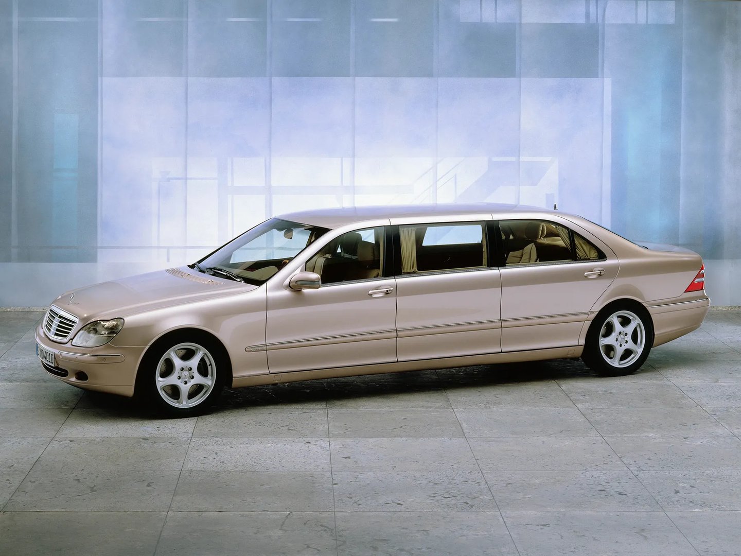 VV220  Limousine