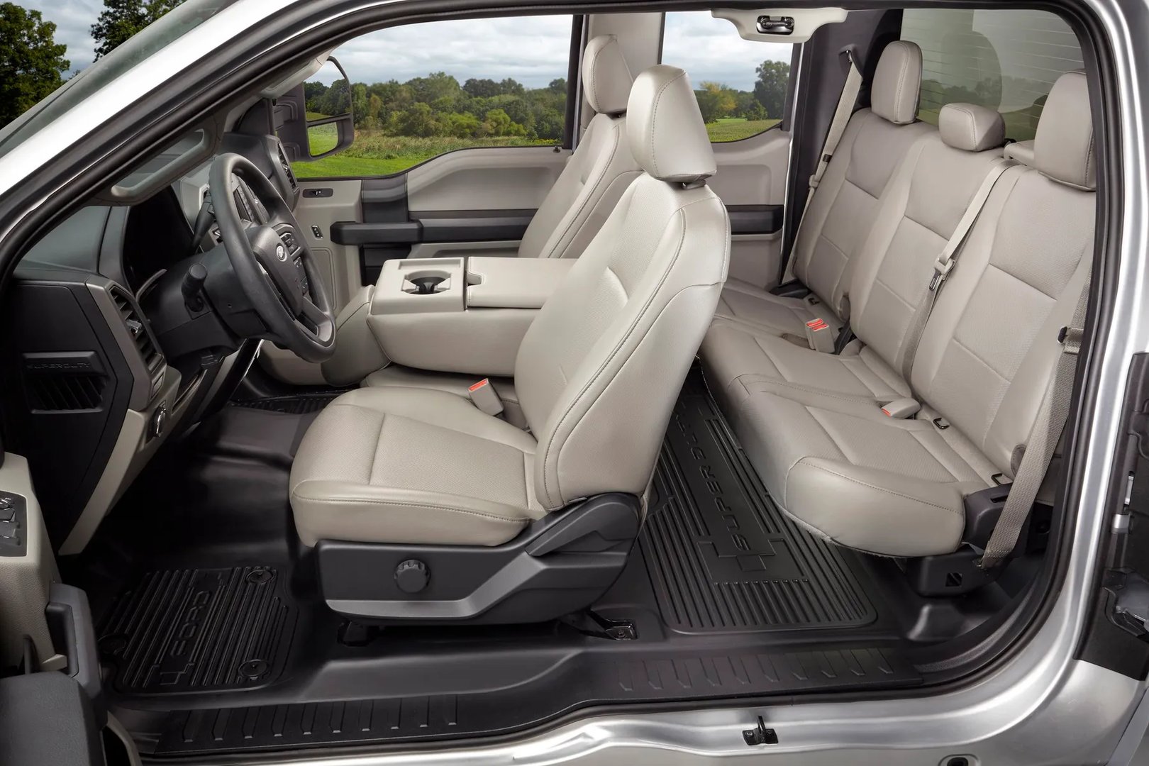 Ford_F-250_4_generation__Pickup_1.5-cab__7.jpg