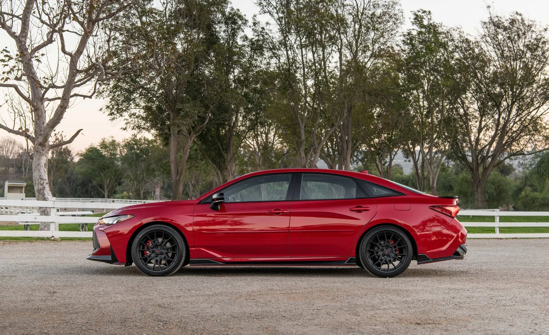 Toyota_Avalon_5_generation__Sedan__5.jpg