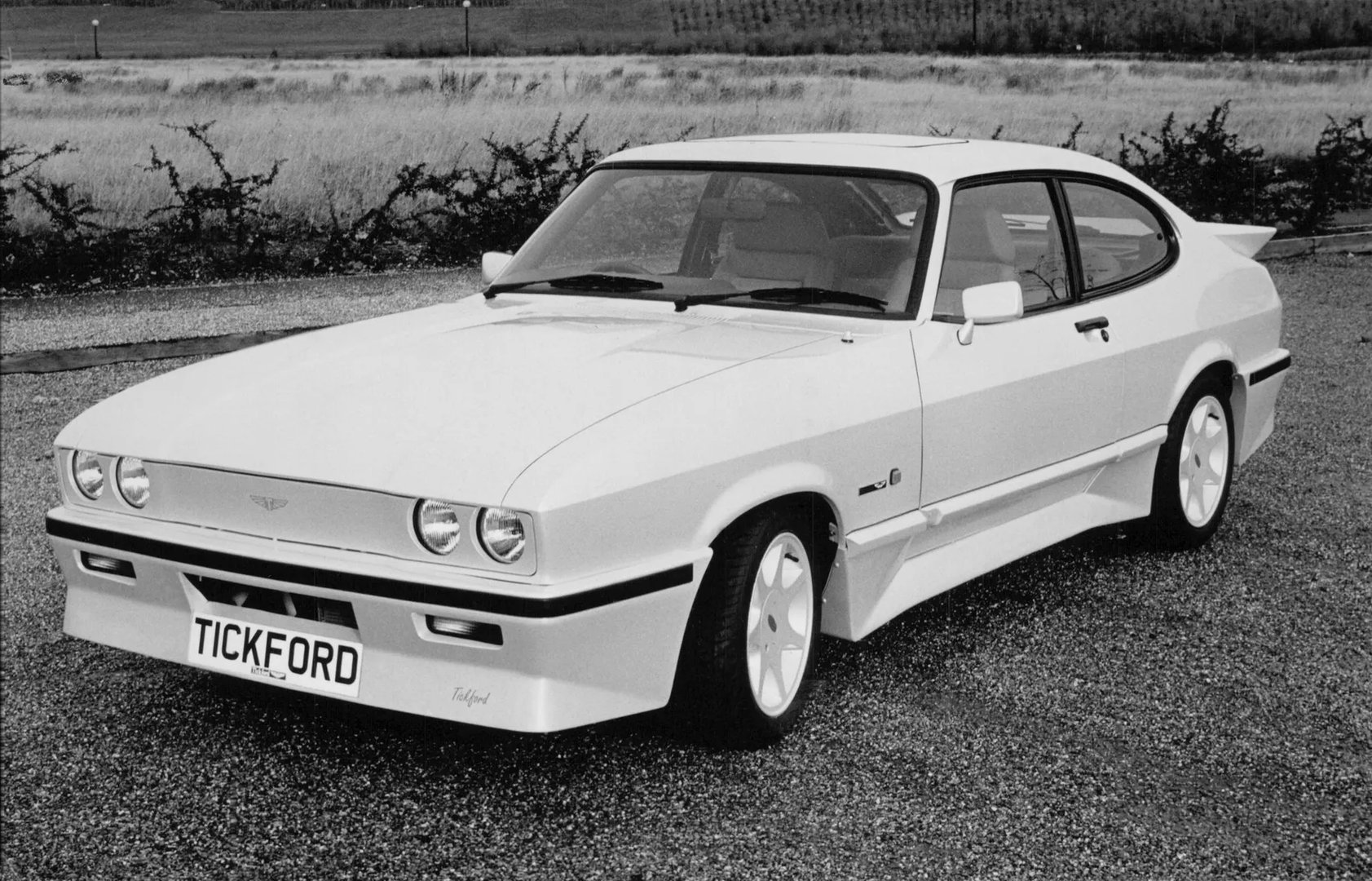 Aston Martin_Tickford_Capri_1_generation__Coupe__3.jpg