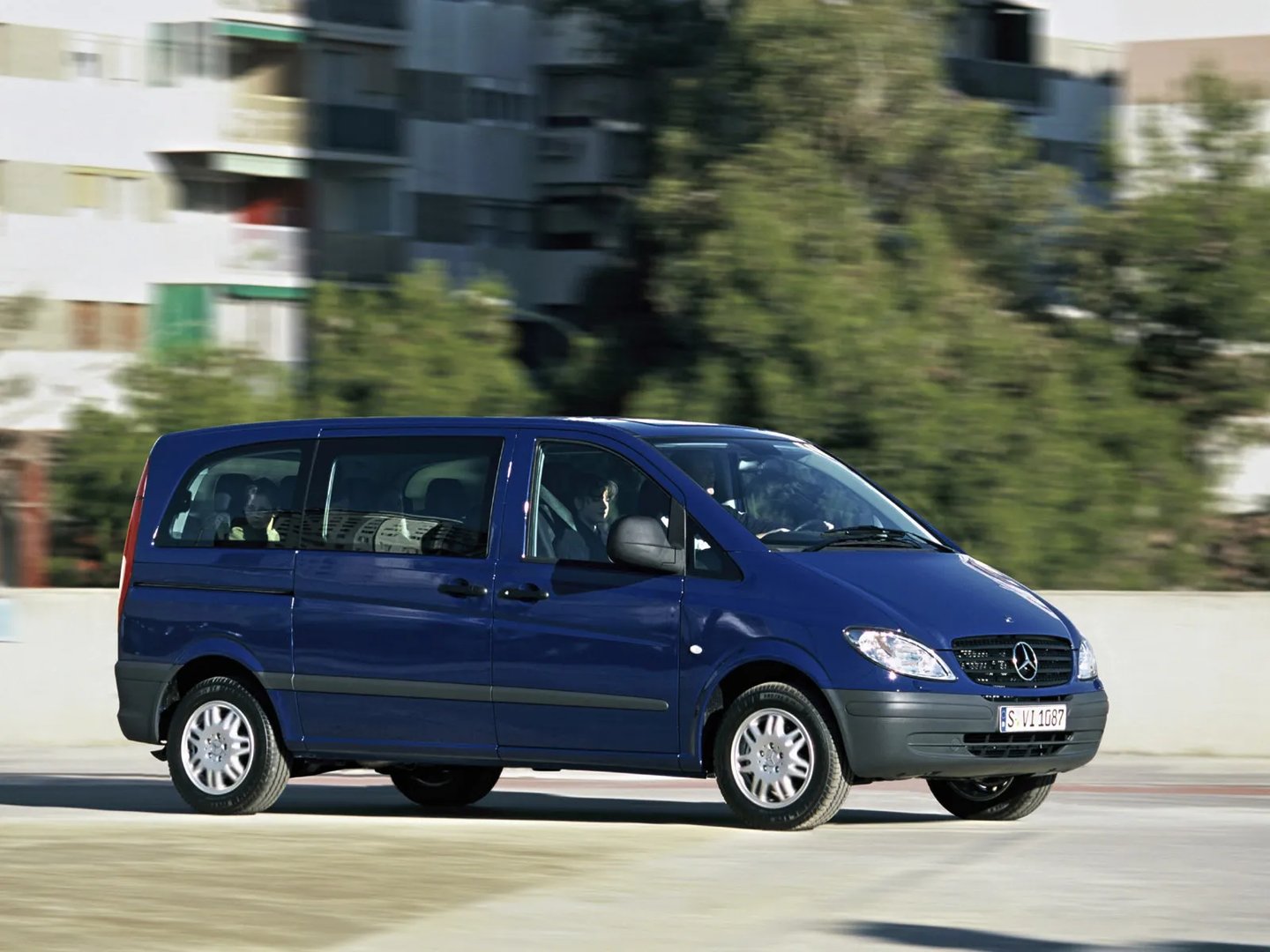 Mercedes_Vito_2_generation__Minivan__8.jpg