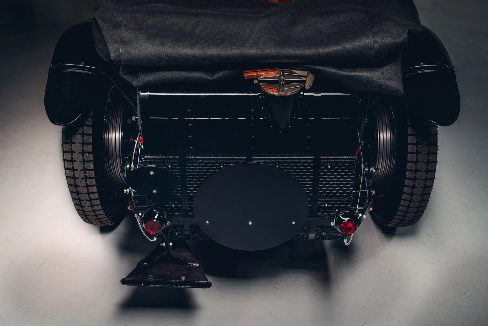 Bentley_Blower_Continuation_Series_1_generation__Cabrio__6.jpg