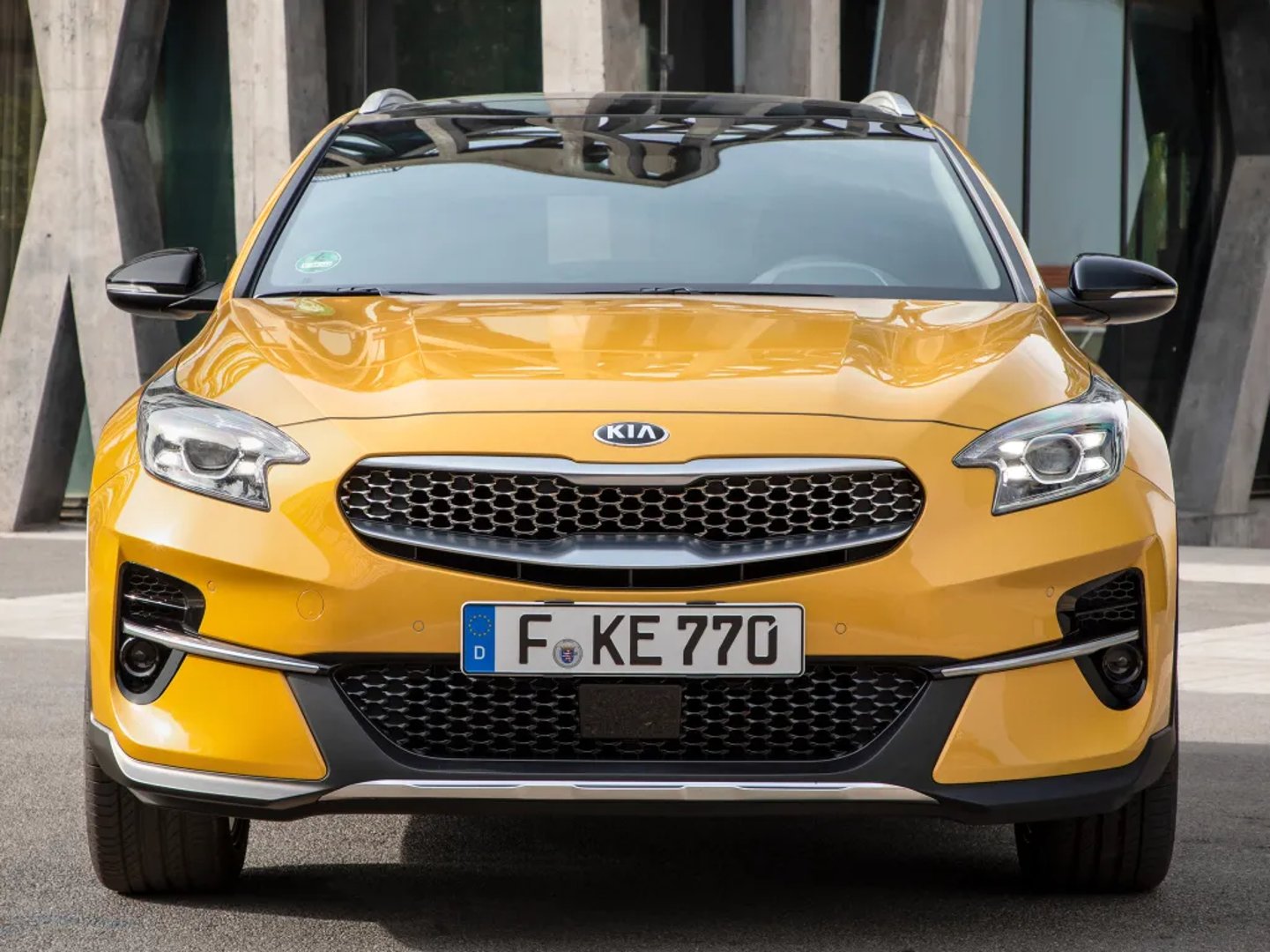 Kia_XCeed_1_generation__SUV_5-doors__1.jpg