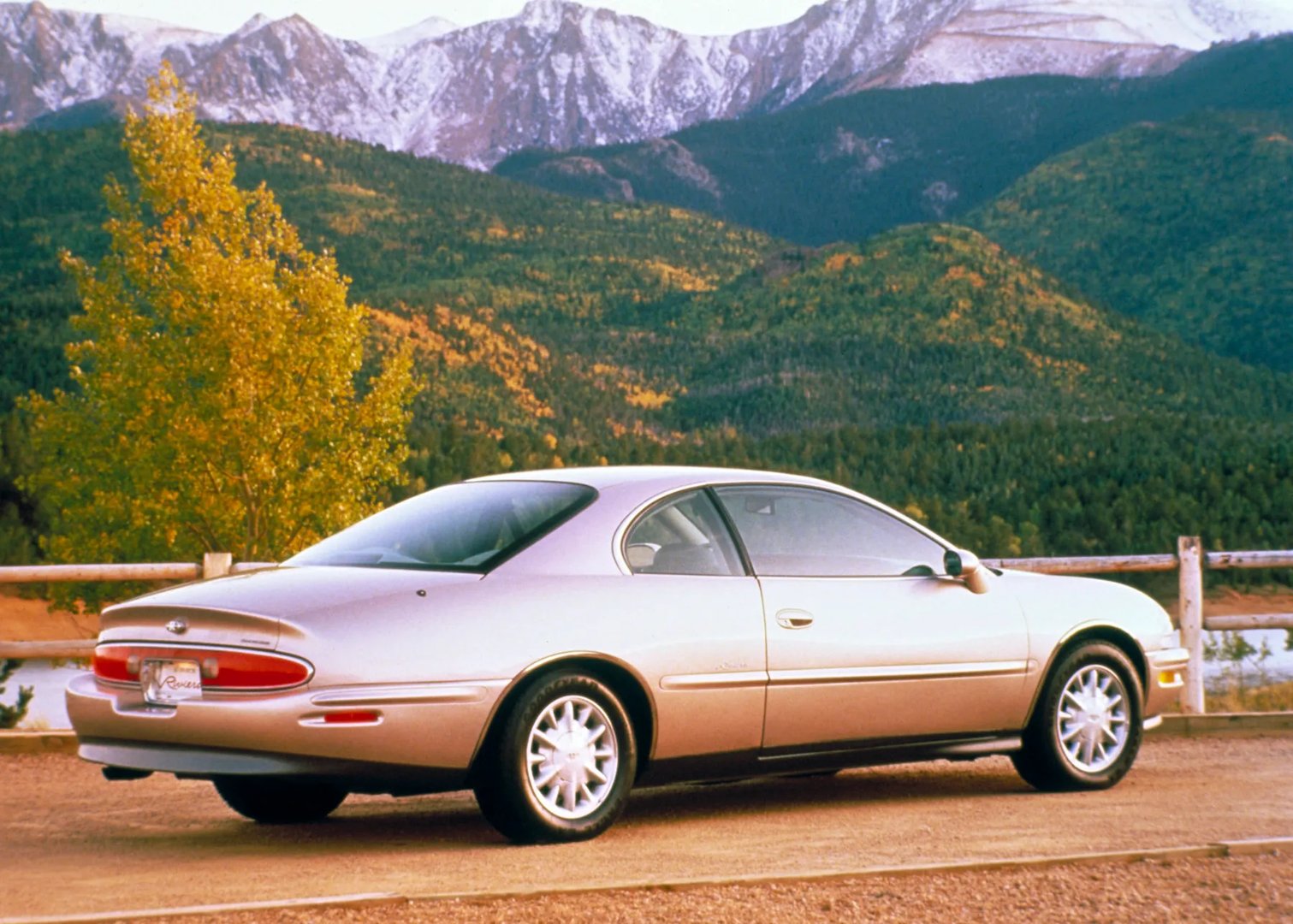 Buick_Riviera_8_generation__Coupe__3.jpg