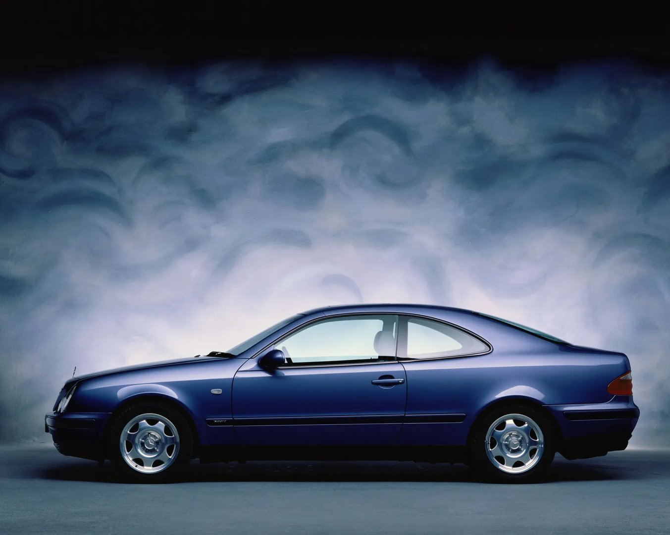 Mercedes_CLK-Class_1_generation__Coupe__3.jpg