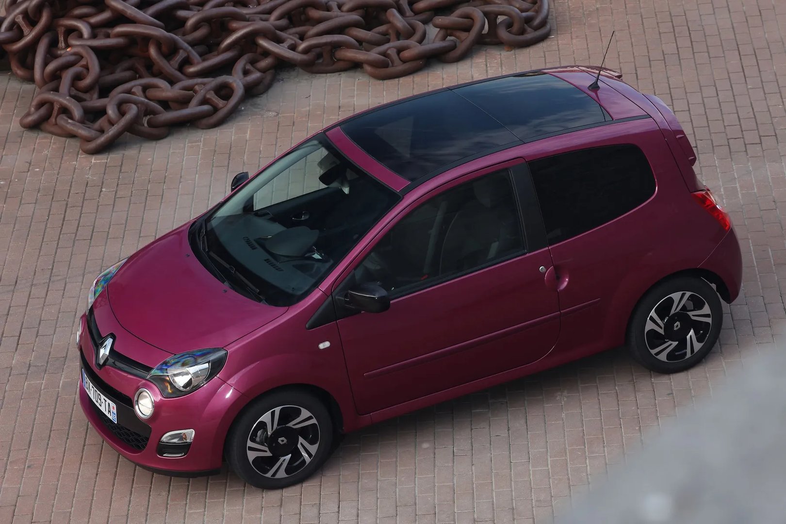 Renault_Twingo_2_generation_restyling__Mini_3-doors__10.jpg