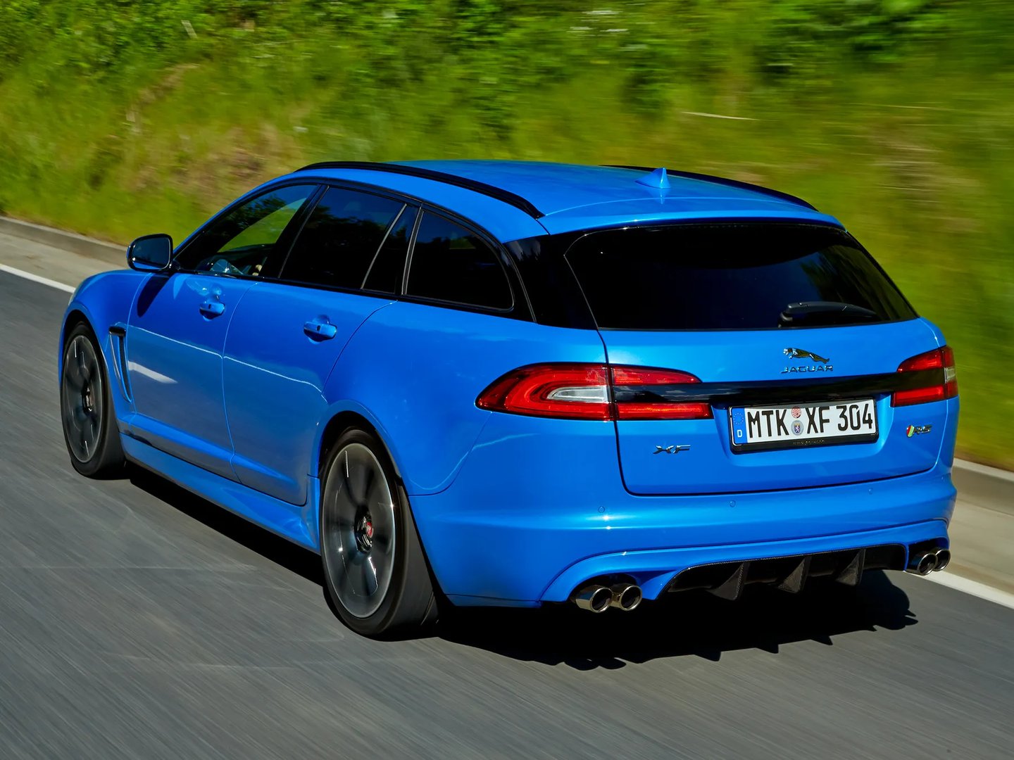 Jaguar_XFR_1_generation_restyling__Estate_5-door__2.jpg