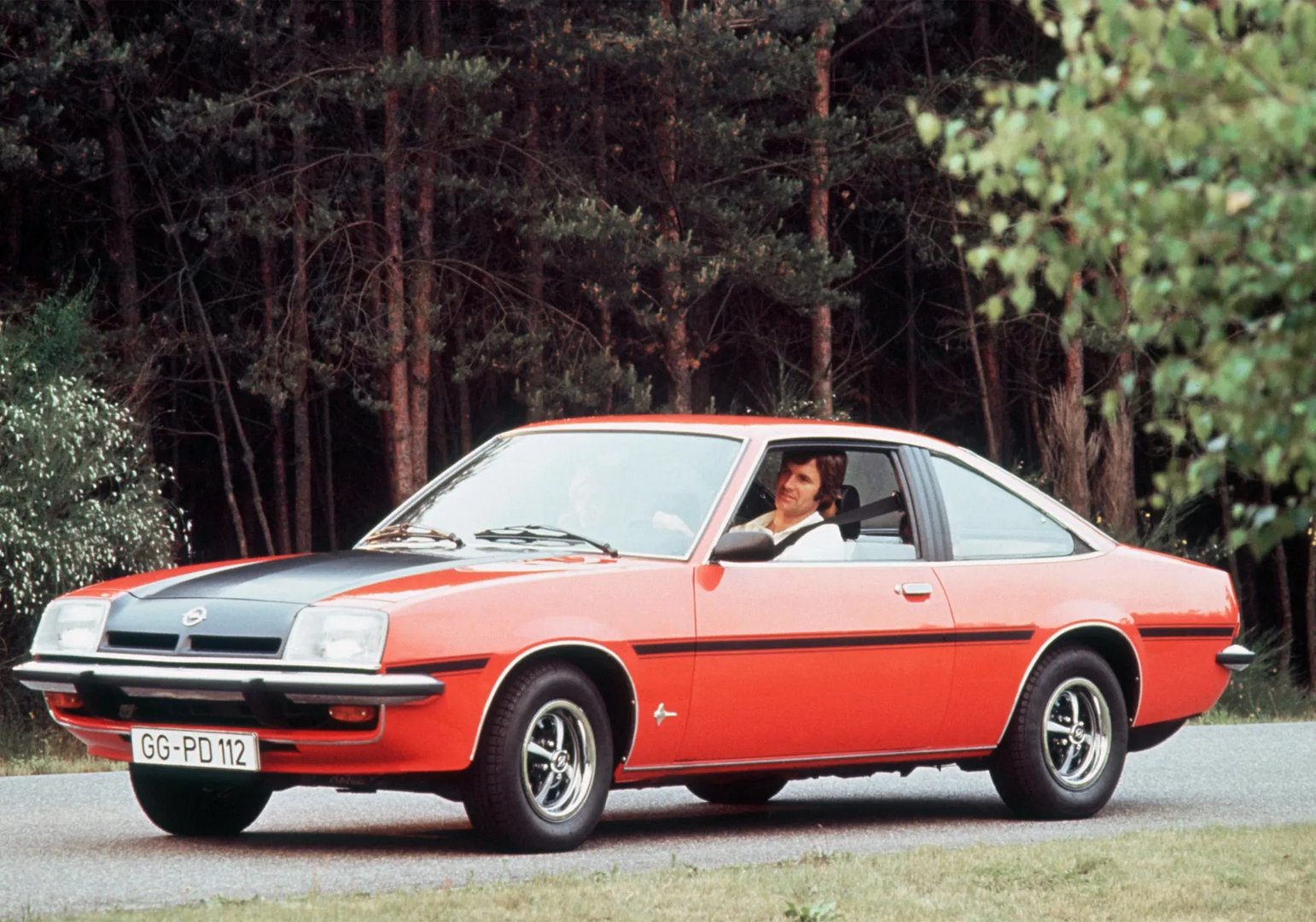 Opel_Manta_2_generation__Coupe__7.jpg