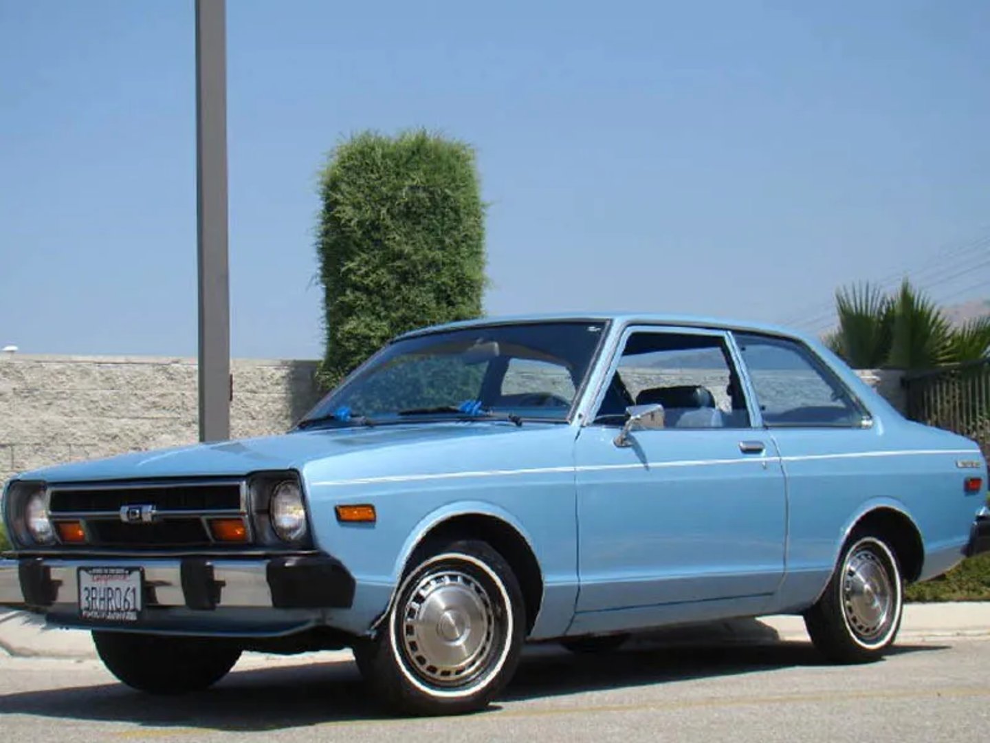 Nissan_Sunny_4_generation__Sedan_2-doors__1.jpg