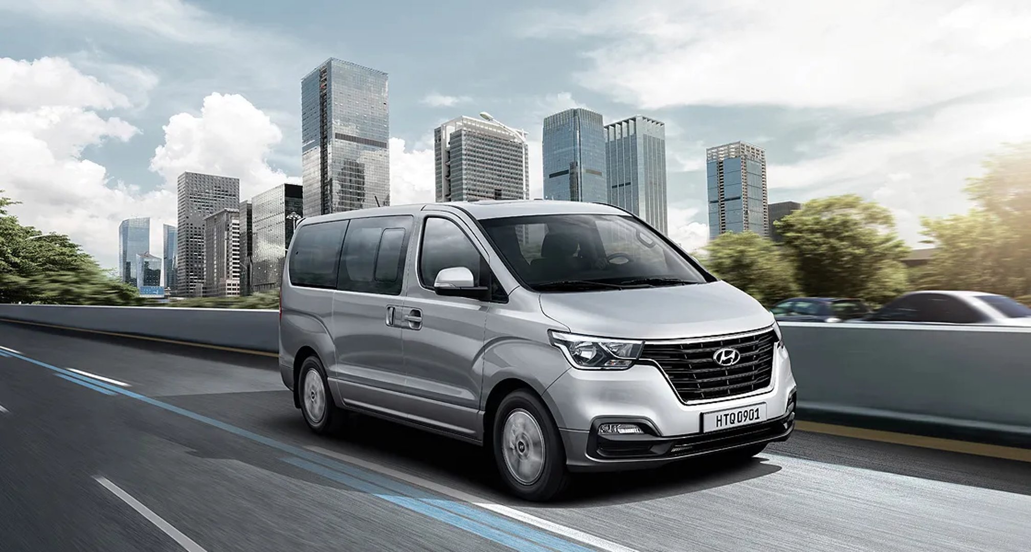 Hyundai_i800_2_generation_restyling_2__Minivan__11.jpg