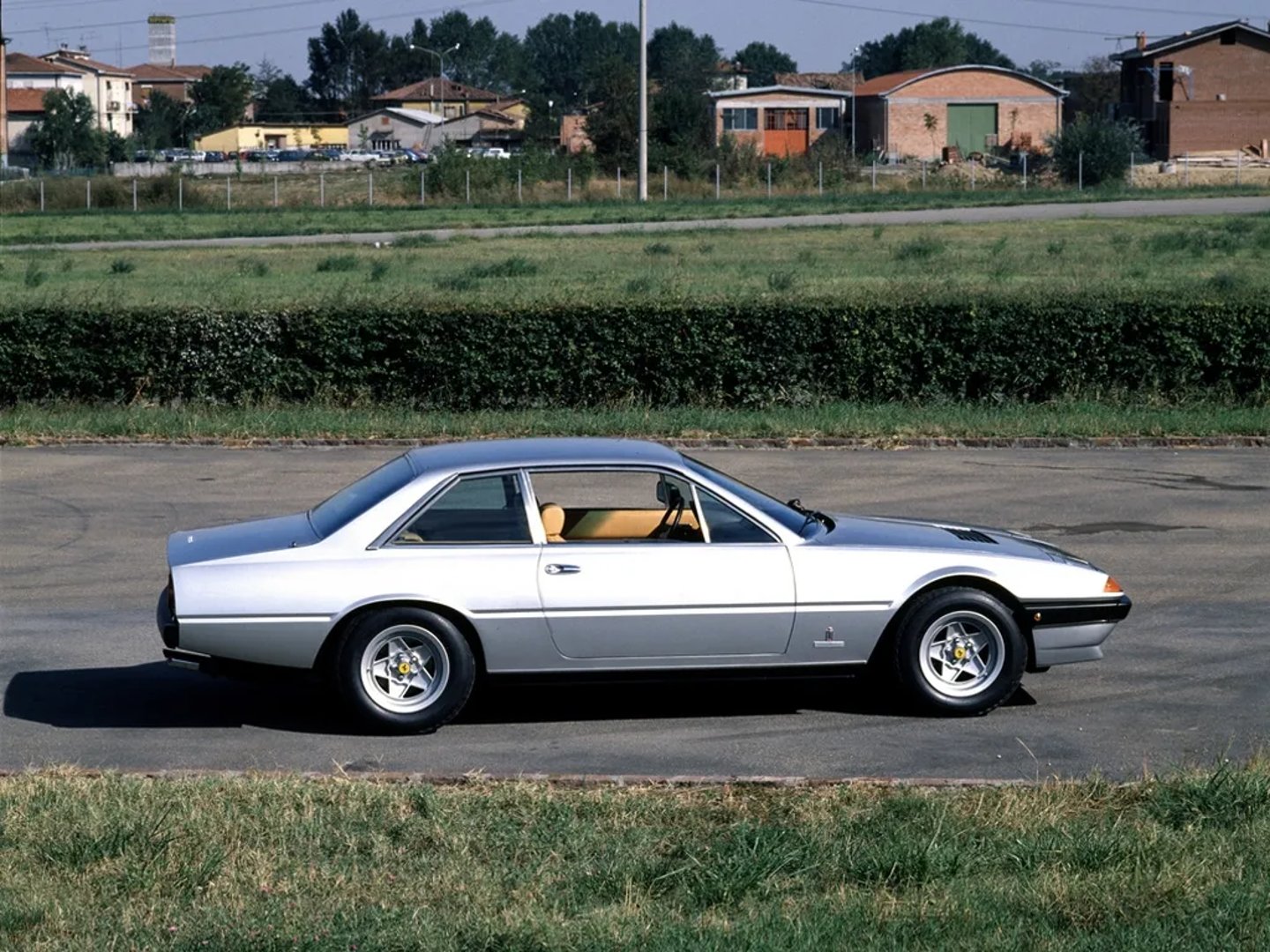Ferrari_400_1_generation__Coupe__7.jpg