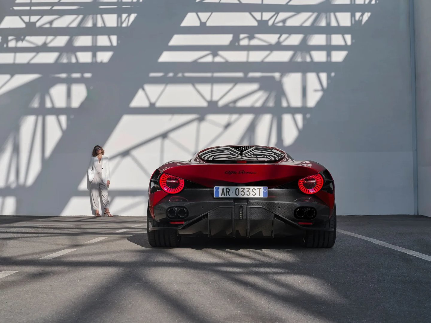 Alfa Romeo_33_Stradale_2_generation__Coupe__4.jpg