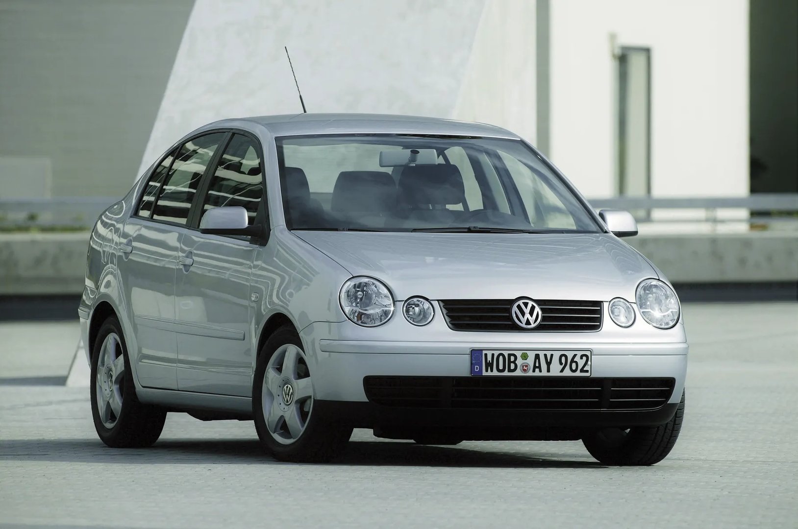 Volkswagen_Polo_4_generation__Sedan__1.jpg