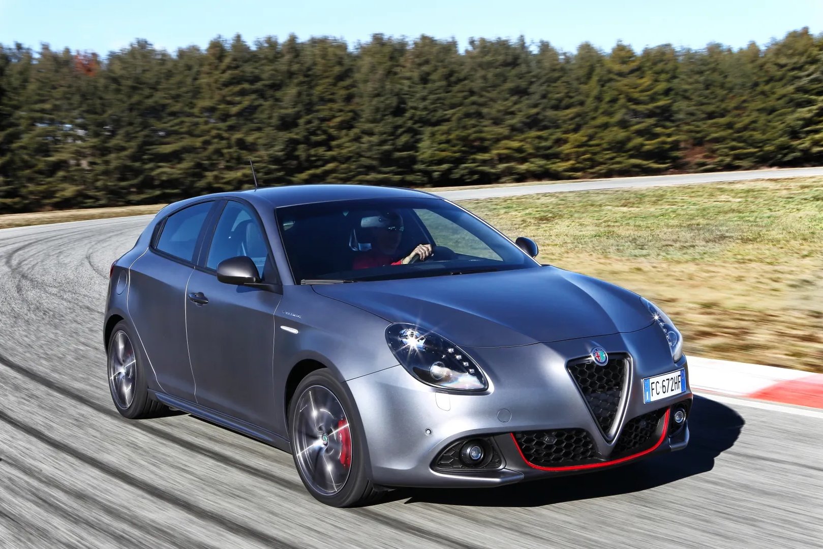 Alfa Romeo_Giulietta_3_generation_restyling__Hatchback_5-door__3.jpg