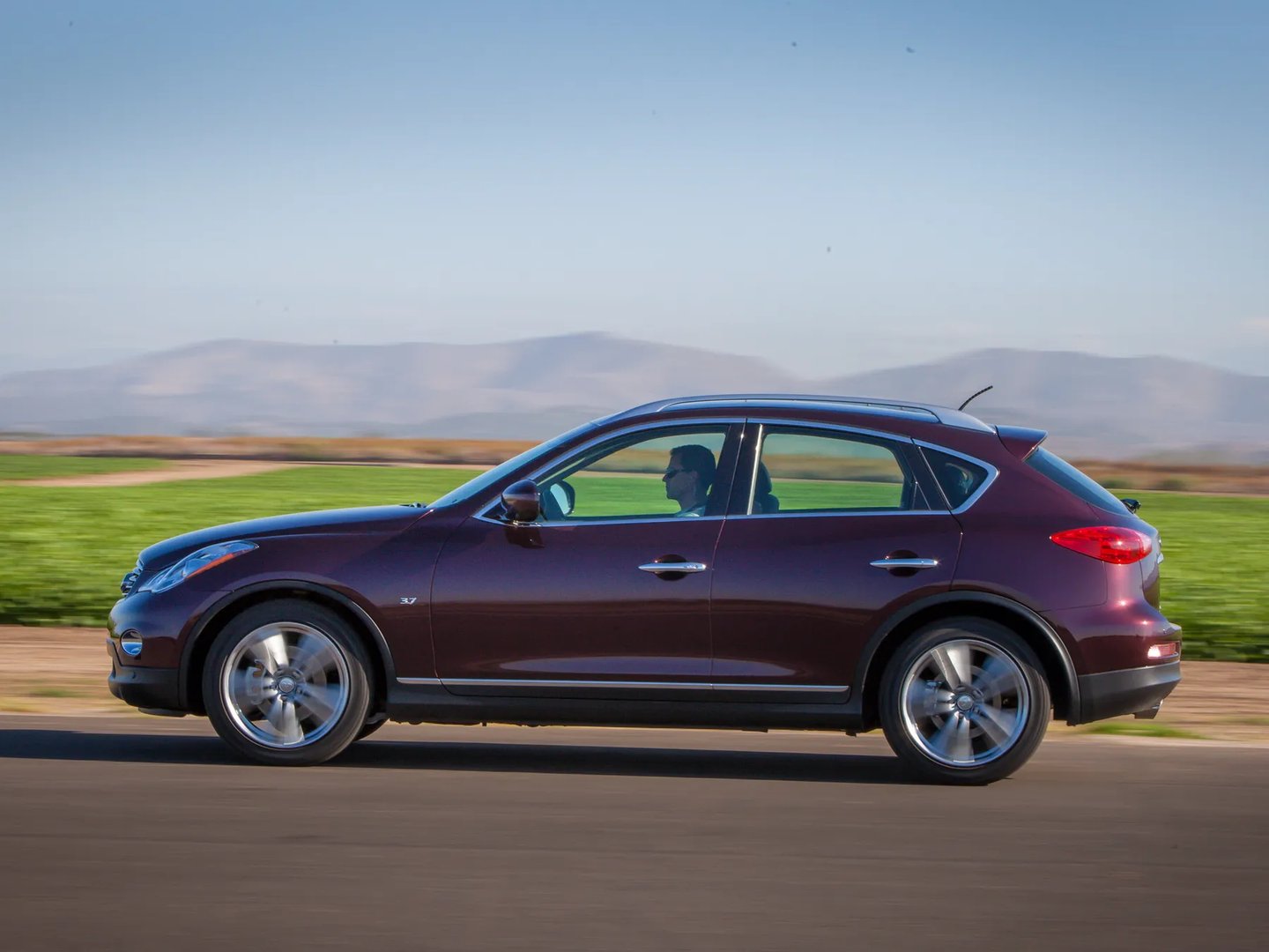 Infiniti_QX50_1_generation__SUV_5-doors__3.jpg