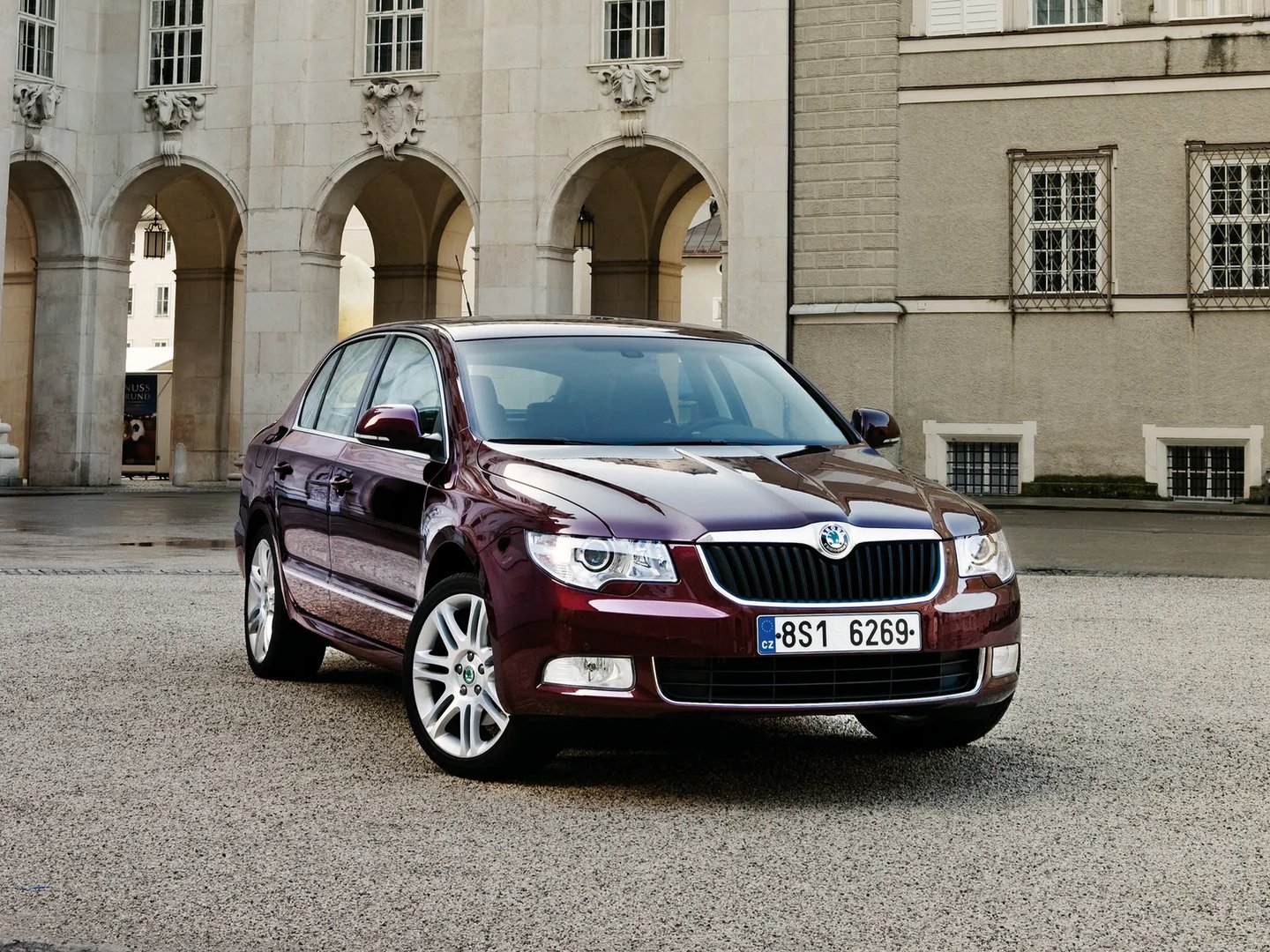 Skoda_Superb_2_generation__Liftback__13.jpg