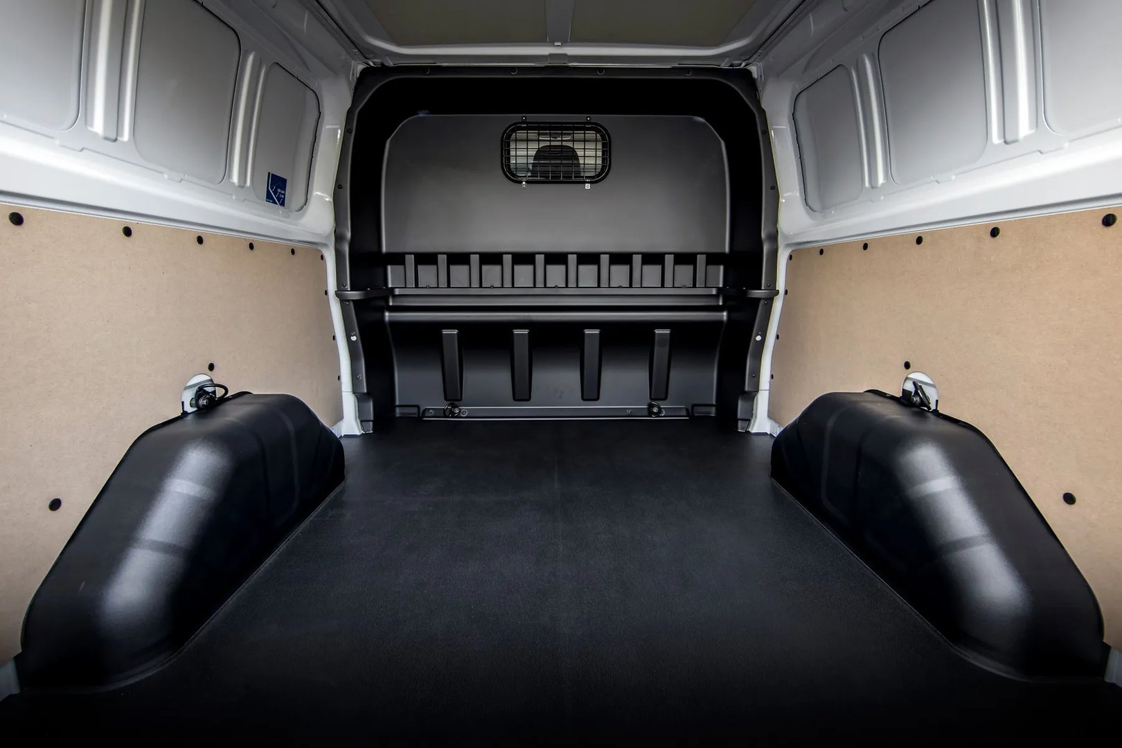 Ford_Transit_Custom_1_generation_restyling__Van_Long__6.jpg