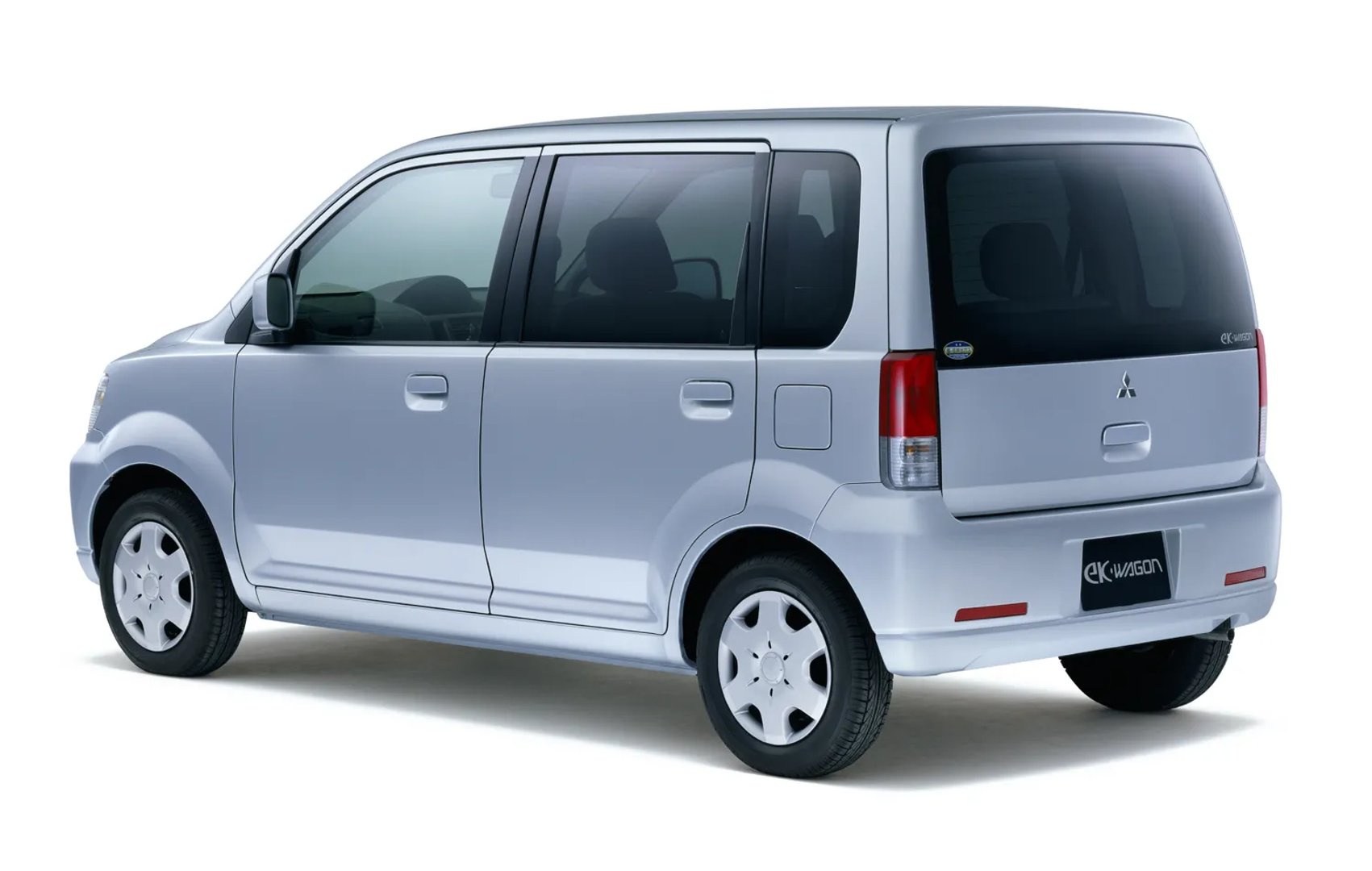 Mitsubishi_eK_Wagon_1_generation__Microvan__2.jpg