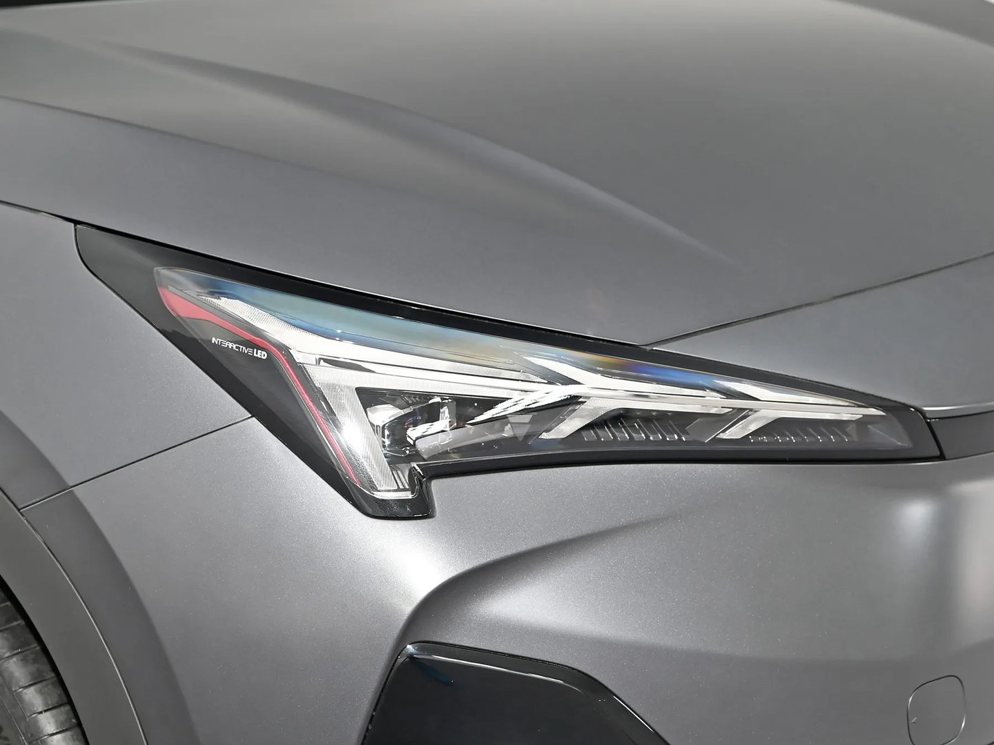 arcfox_Alpha_T5_1_generation__SUV_5-doors__8.jpg