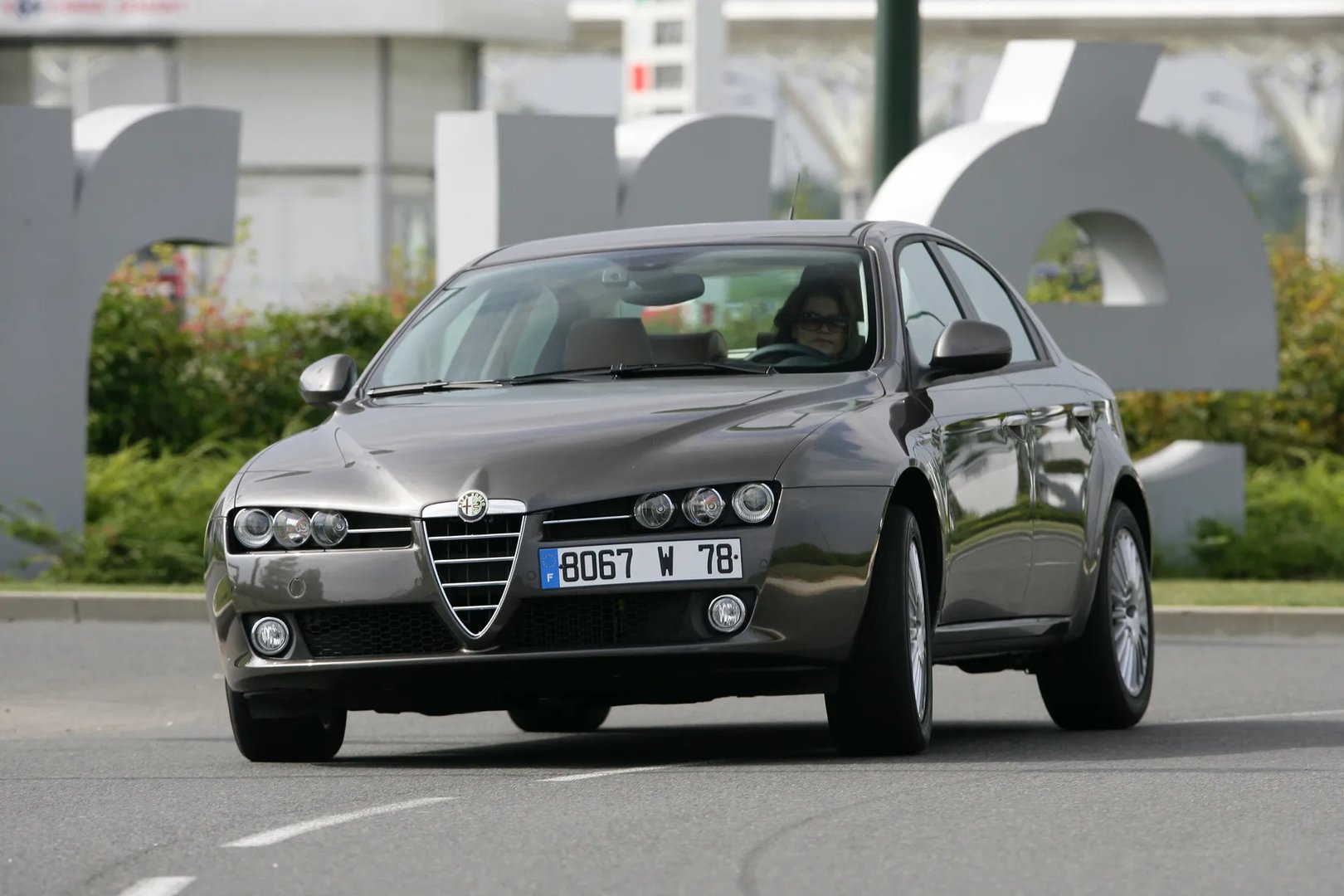 Alfa Romeo_159_1_generation__Sedan__11.jpg