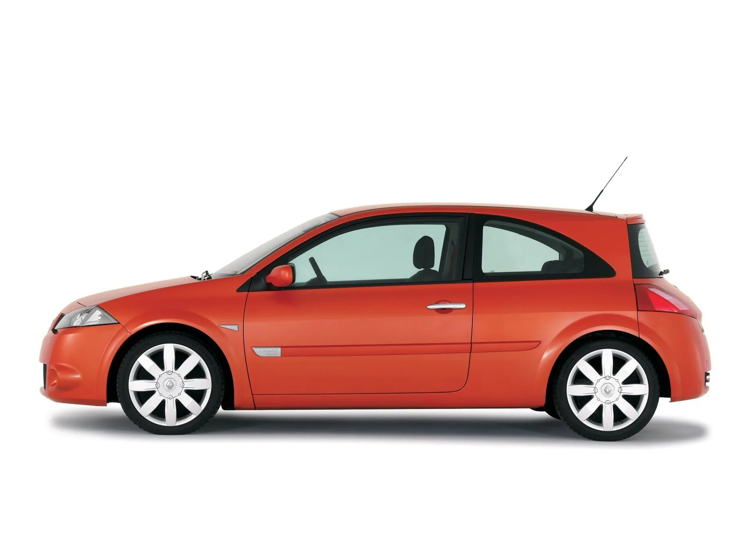 Renault_Megane_RS_2_generation__Hatchback_3-door__3.jpg