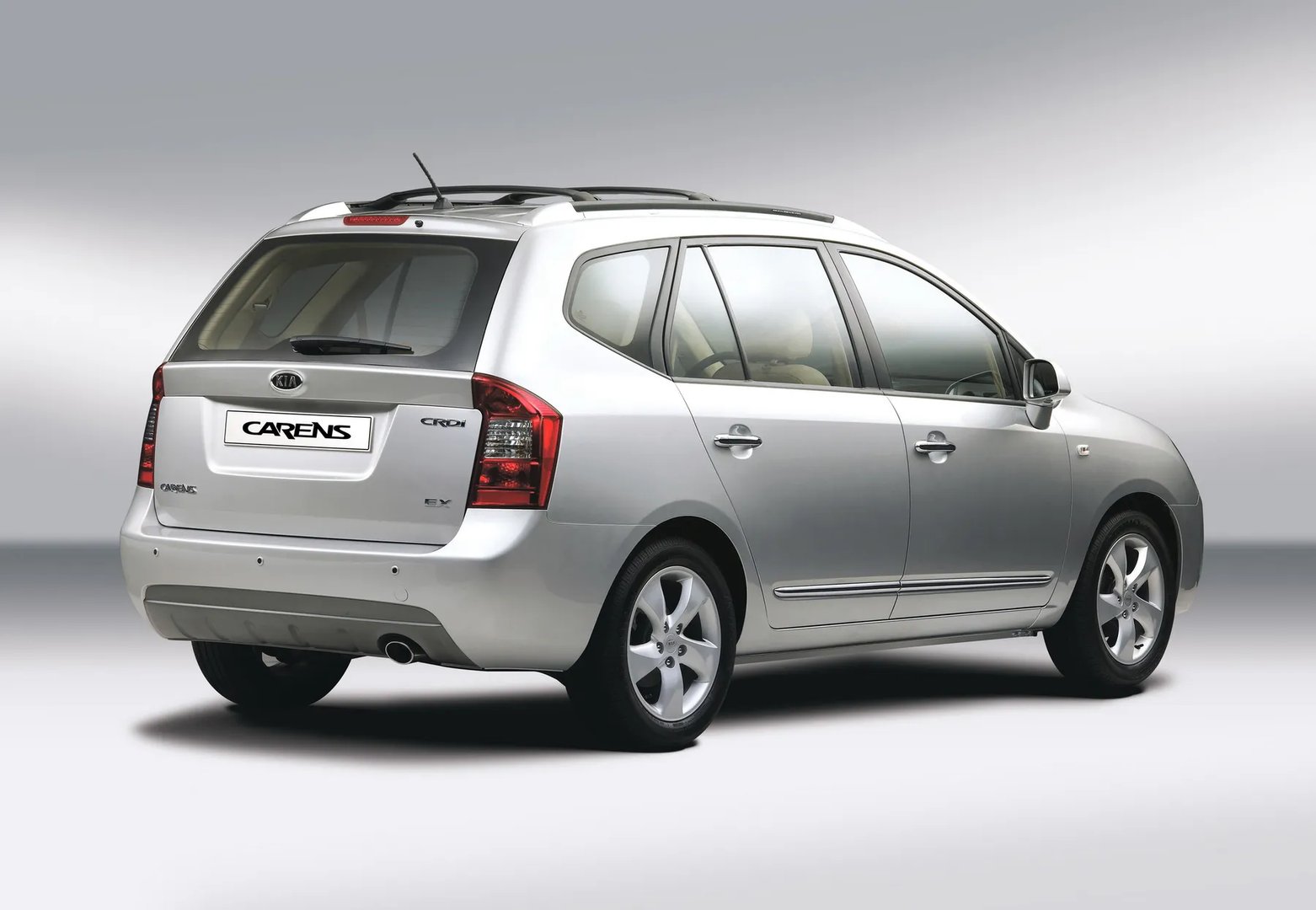 Kia_Carens_2_generation__Compact_Van__13.jpg