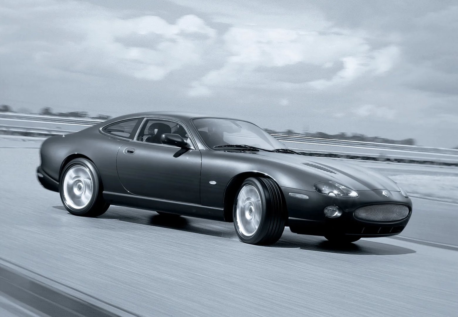 Jaguar_XKR_1_generation_restyling__Coupe__6.jpg